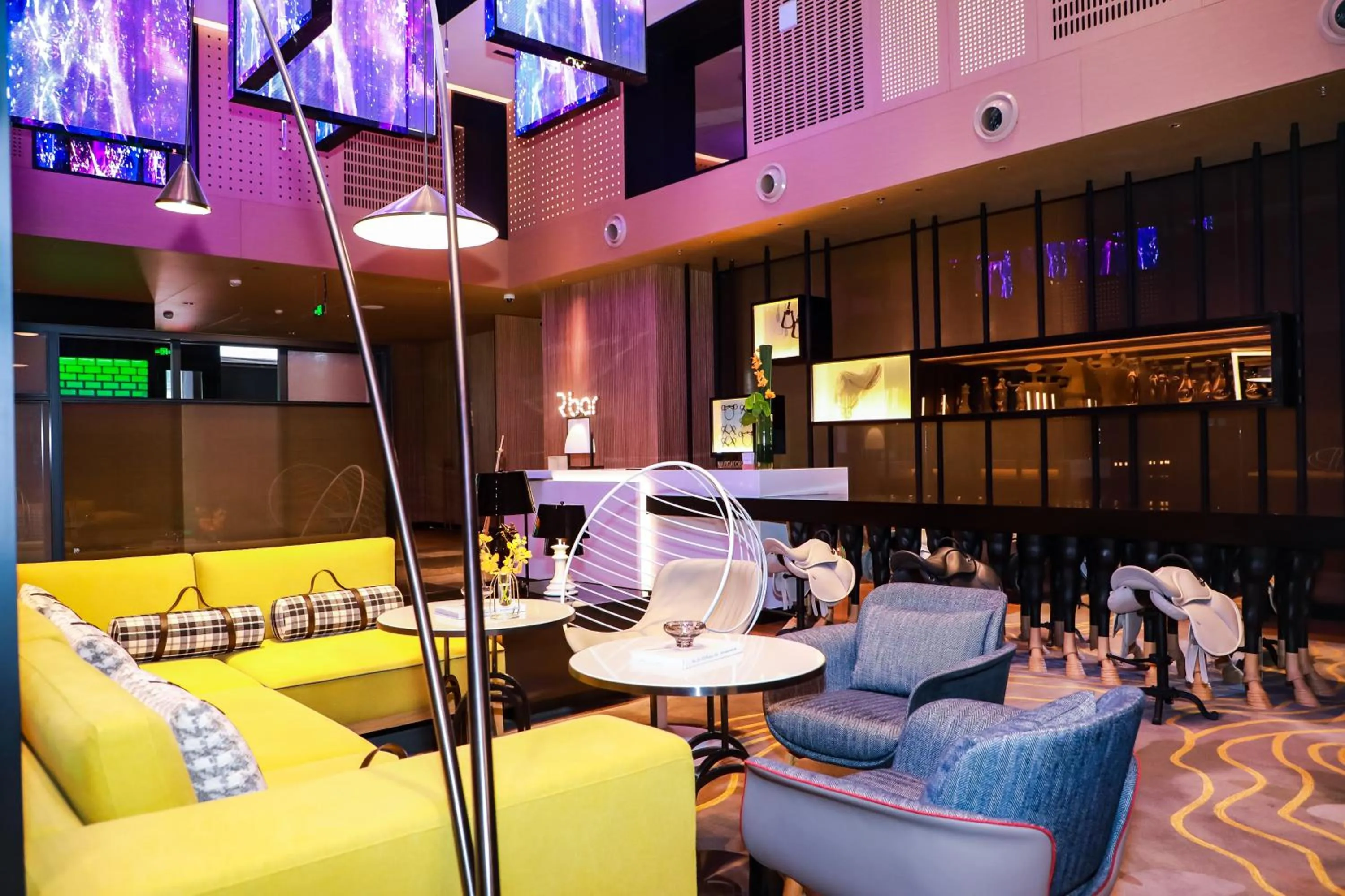 Seating area in Renaissance Beijing Haidian Hotel