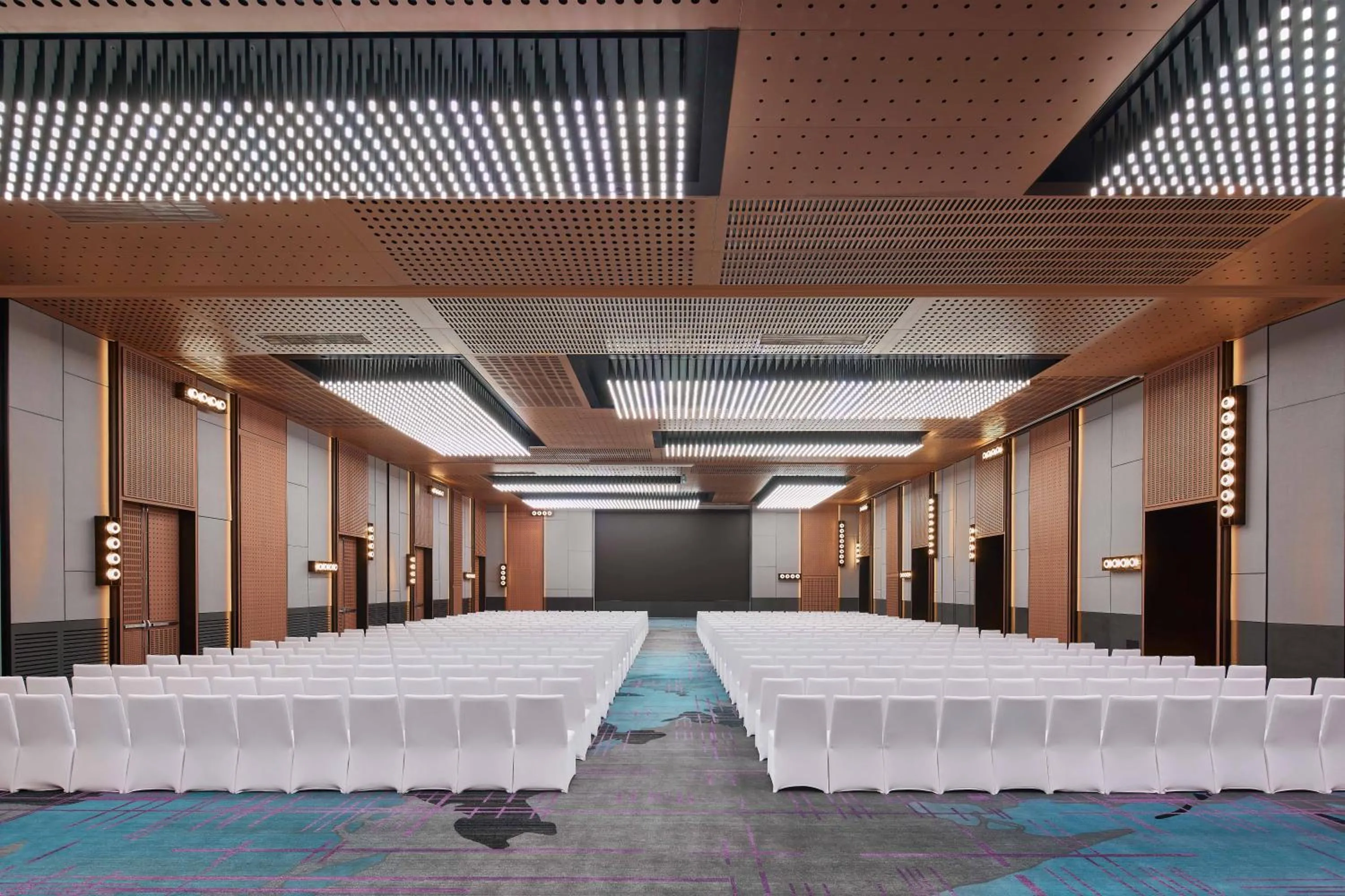 Banquet/Function facilities in Renaissance Beijing Haidian Hotel