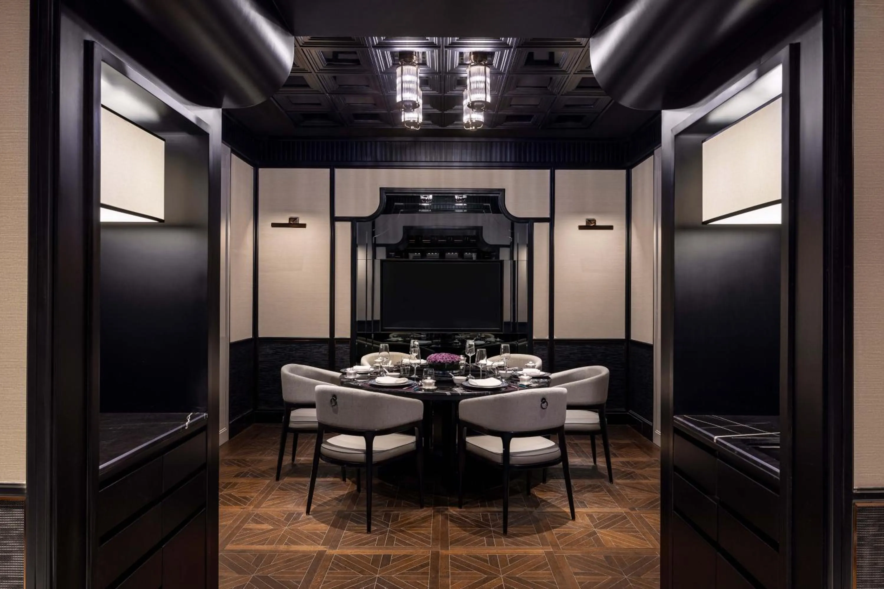 Restaurant/places to eat in Renaissance Beijing Haidian Hotel