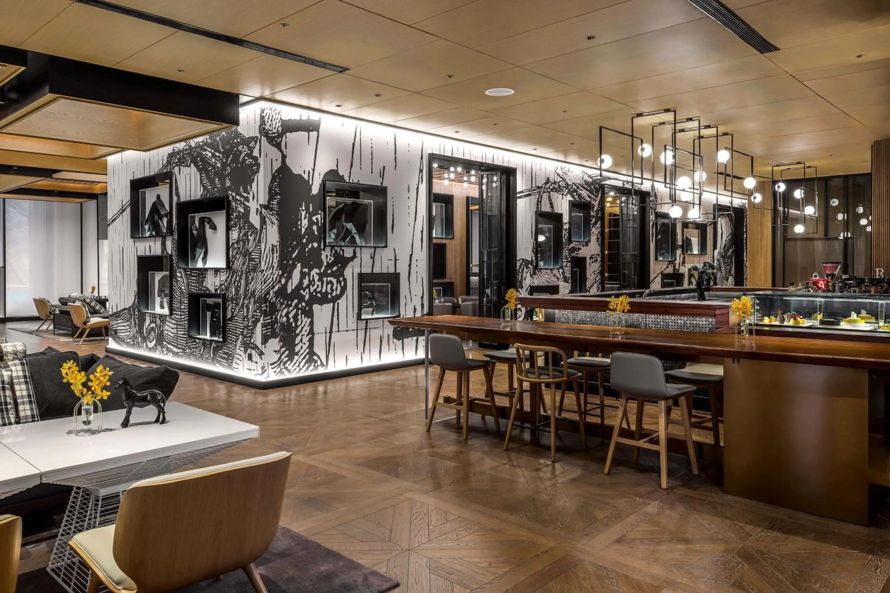 Lounge or bar in Renaissance Beijing Haidian Hotel