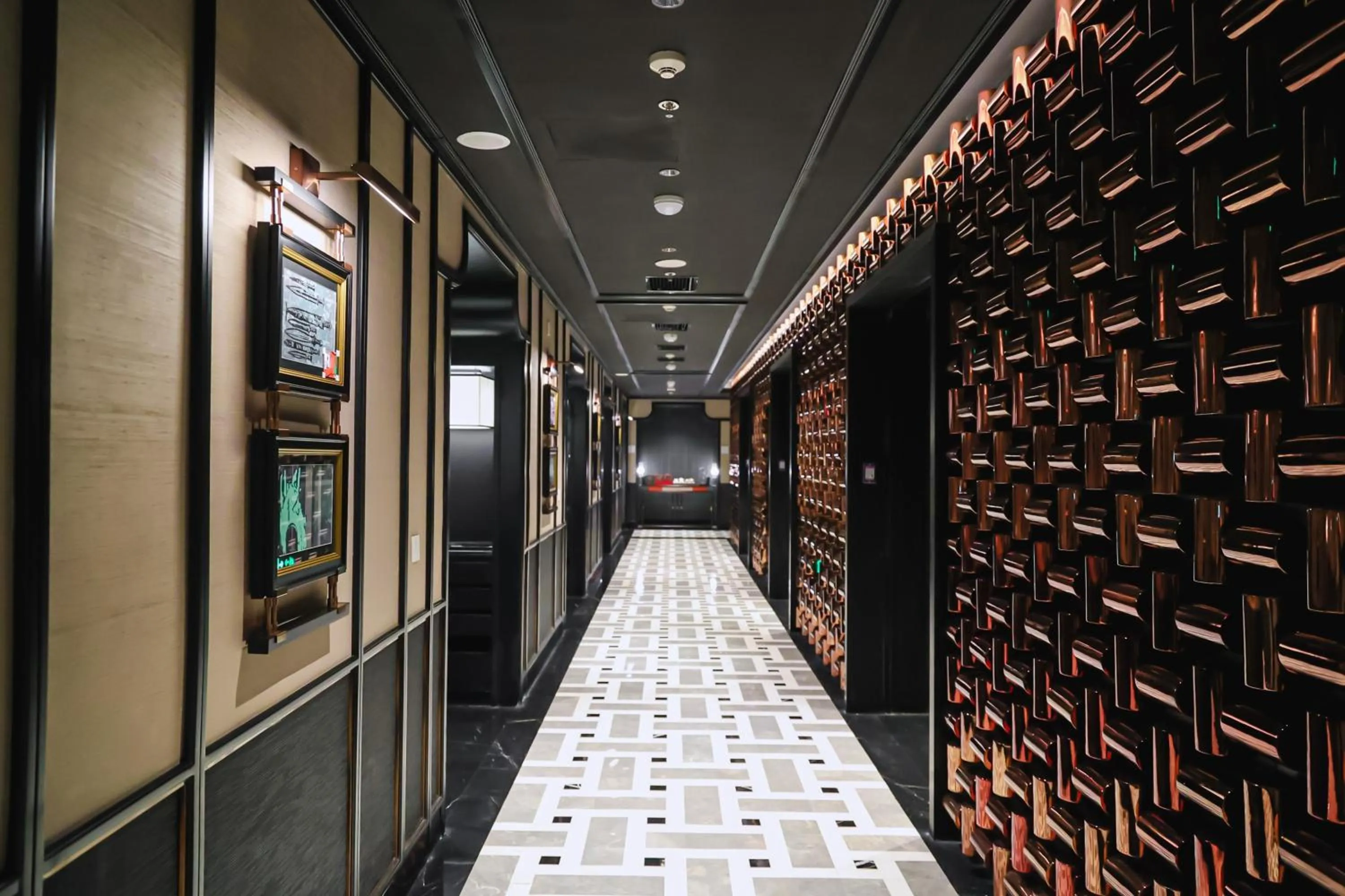 Restaurant/places to eat in Renaissance Beijing Haidian Hotel