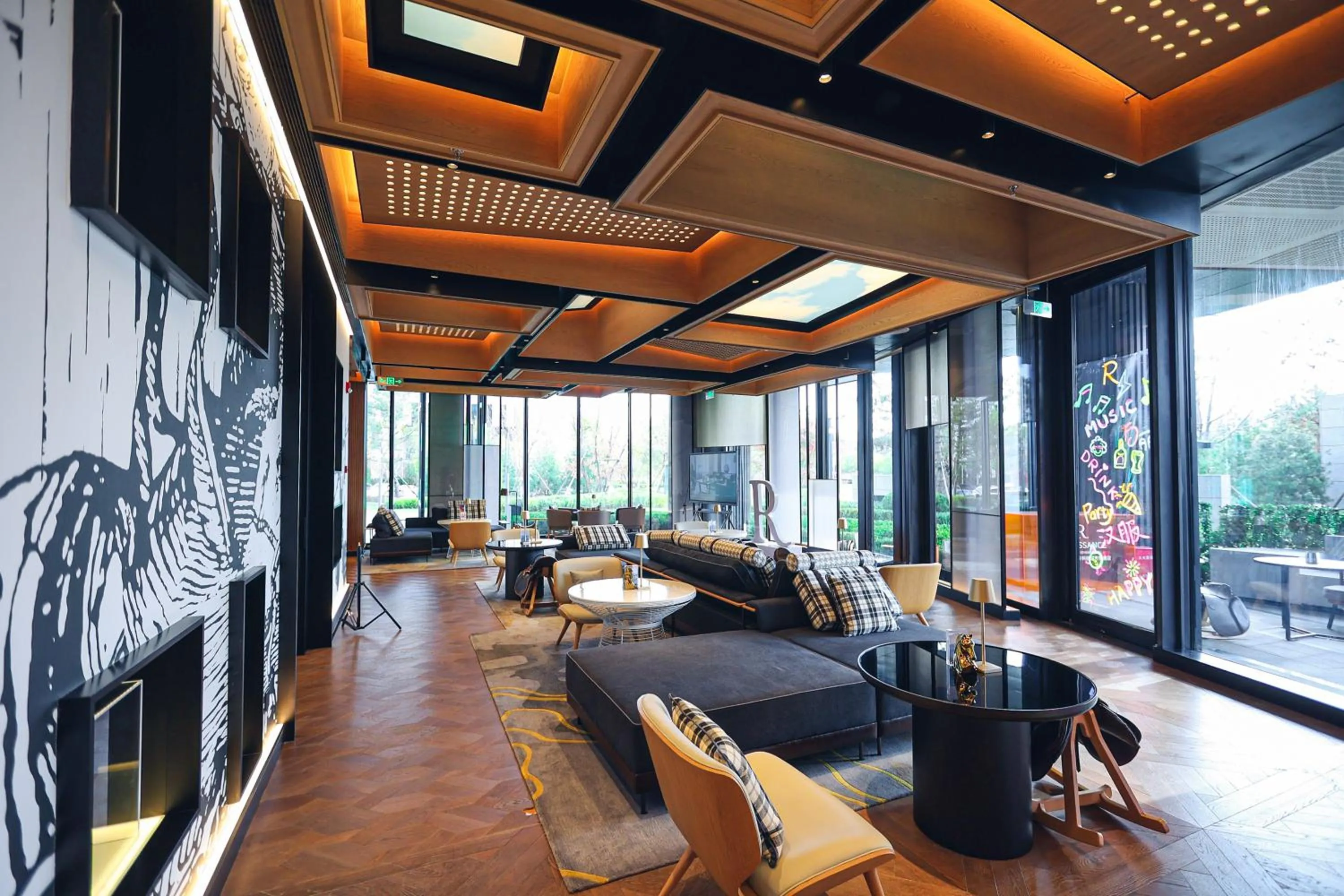 Restaurant/places to eat in Renaissance Beijing Haidian Hotel