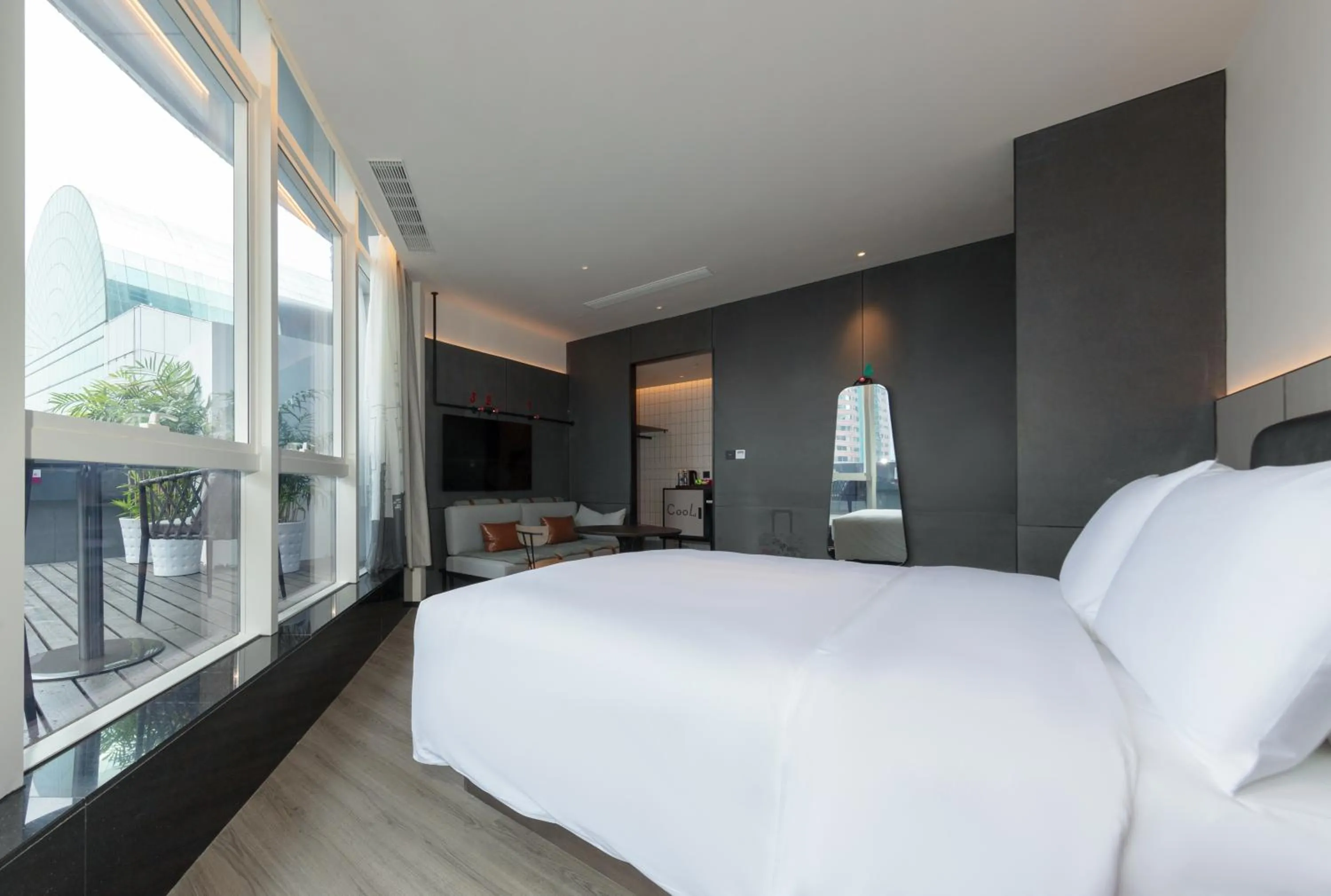 Bedroom, Bed in Moxy Chongqing