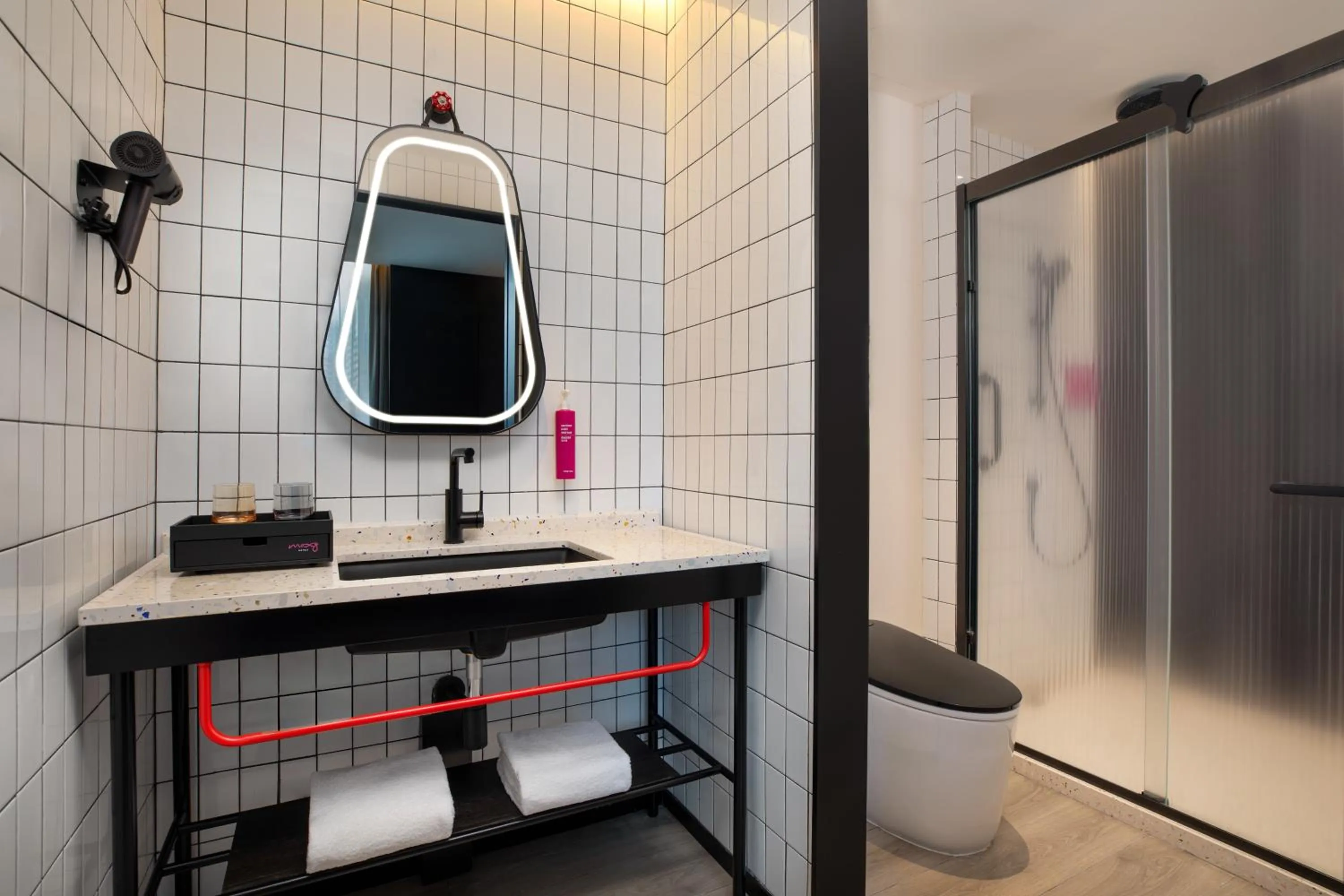 Toilet in Moxy Chongqing