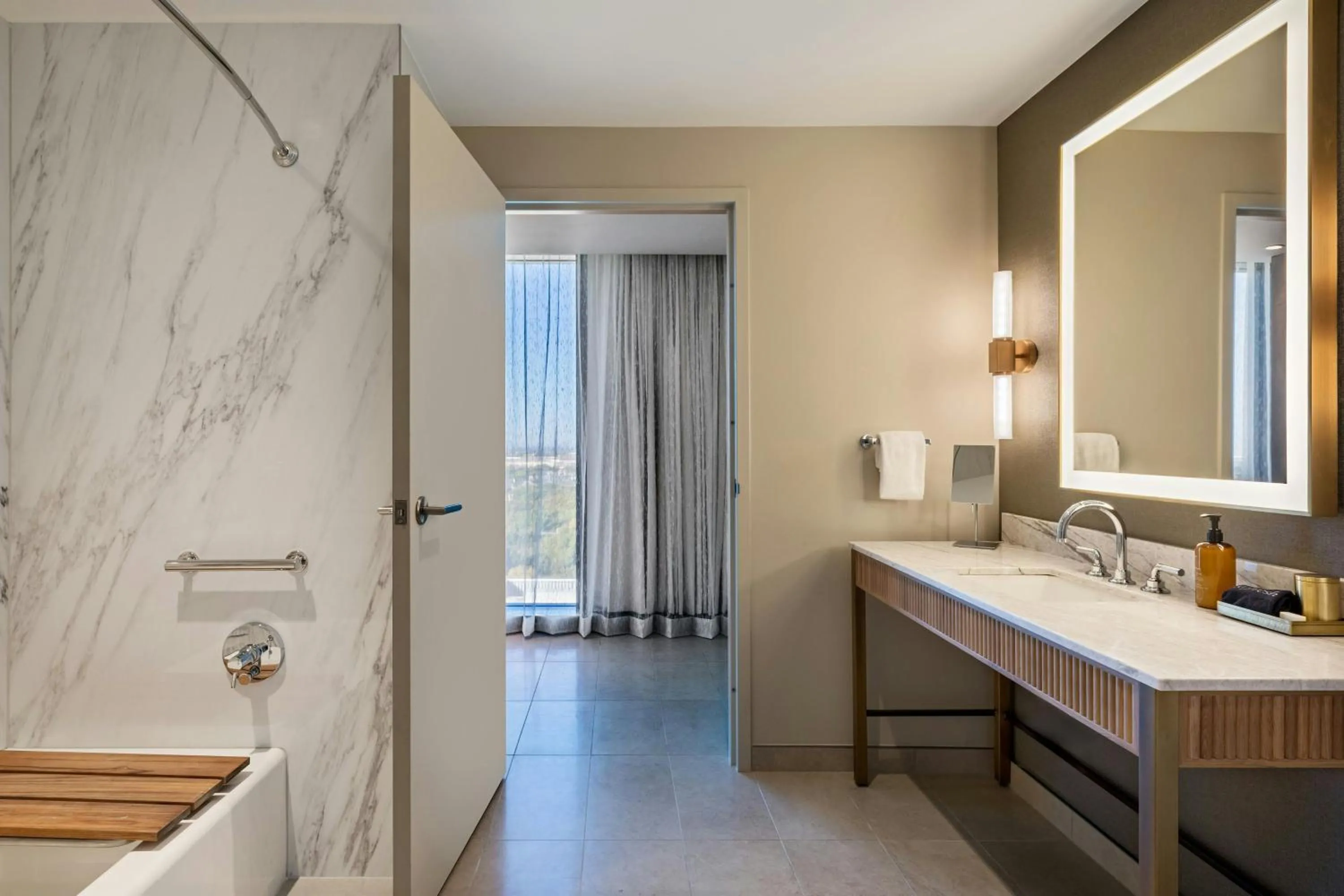 Bathroom in HALL Park Hotel, Autograph Collection