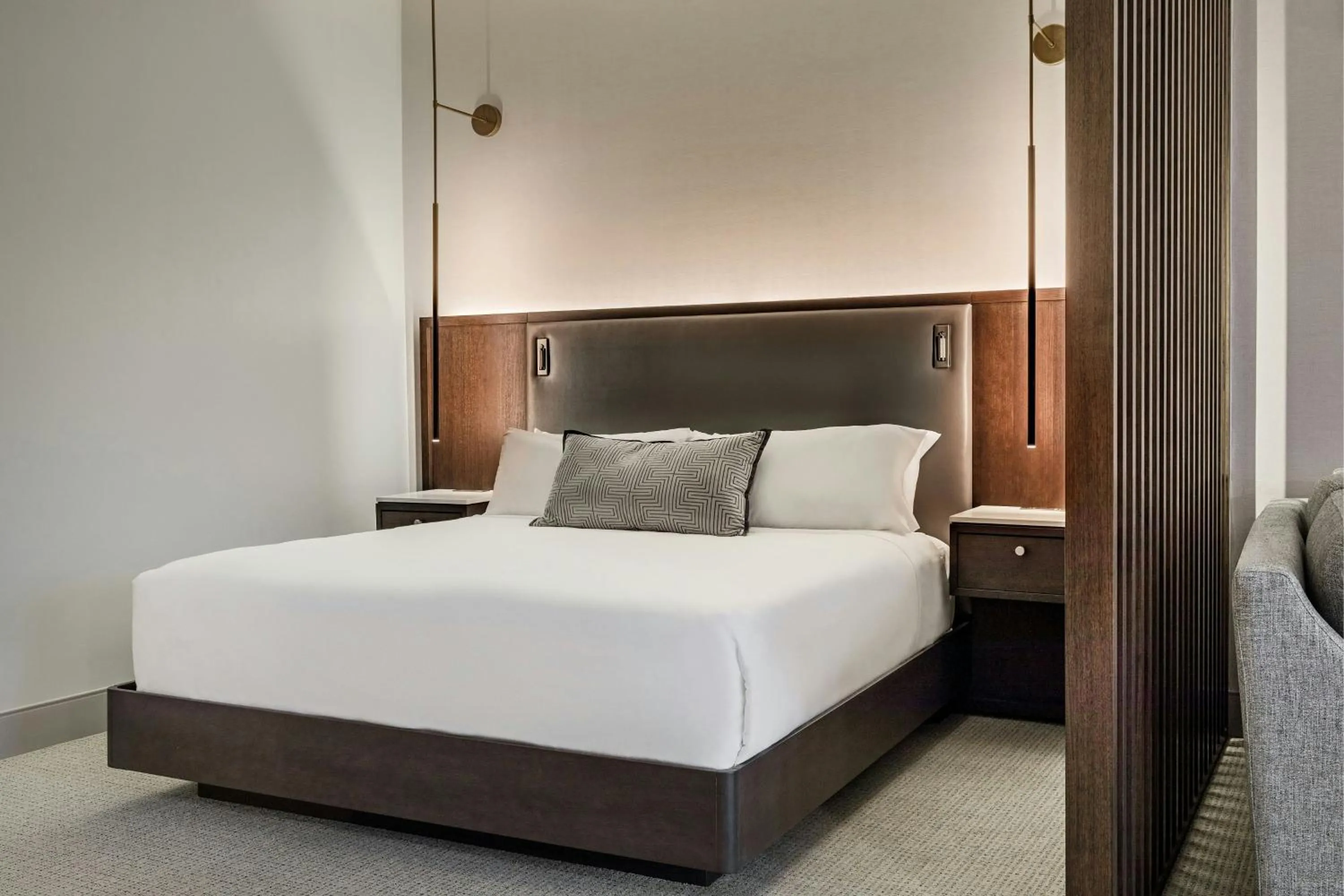 Photo of the whole room, Bed in HALL Park Hotel, Autograph Collection