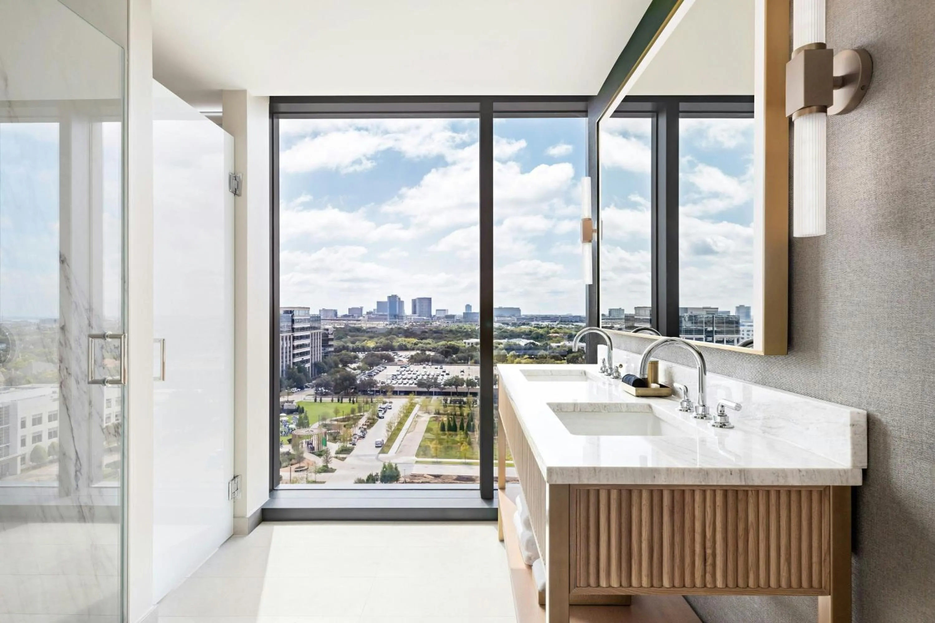 Bathroom in HALL Park Hotel, Autograph Collection