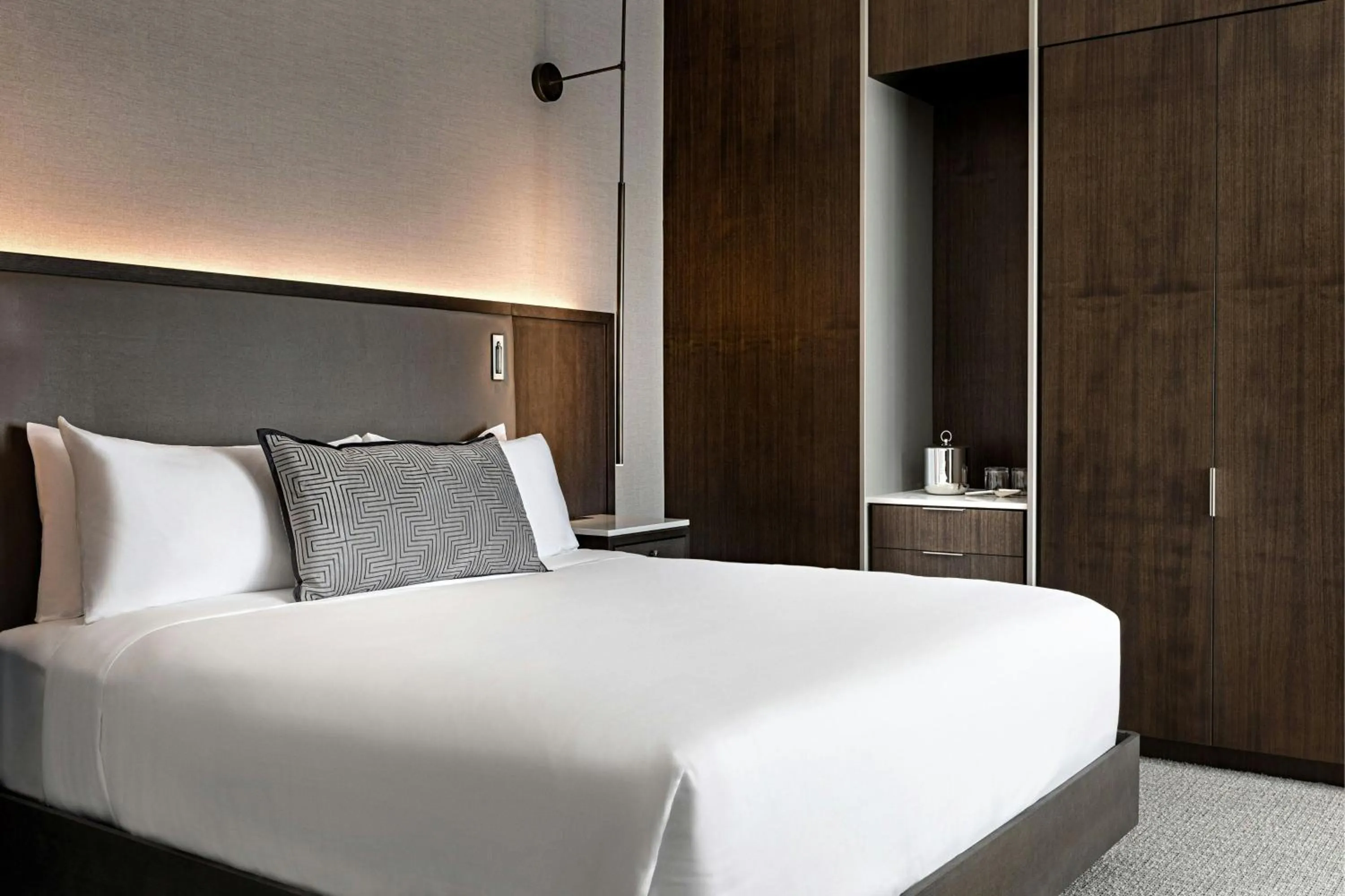 Bedroom, Bed in HALL Park Hotel, Autograph Collection