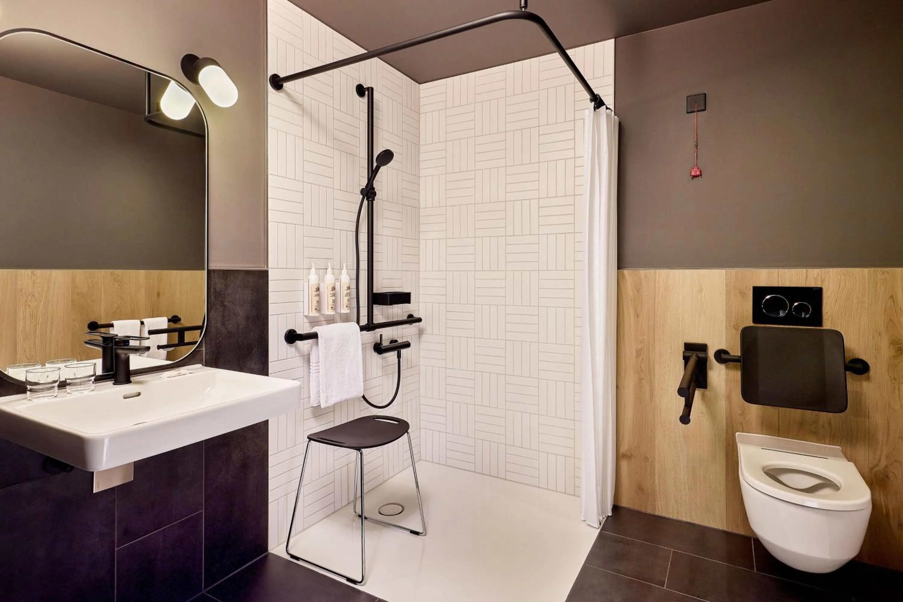 Bathroom in Moxy Luxembourg Airport