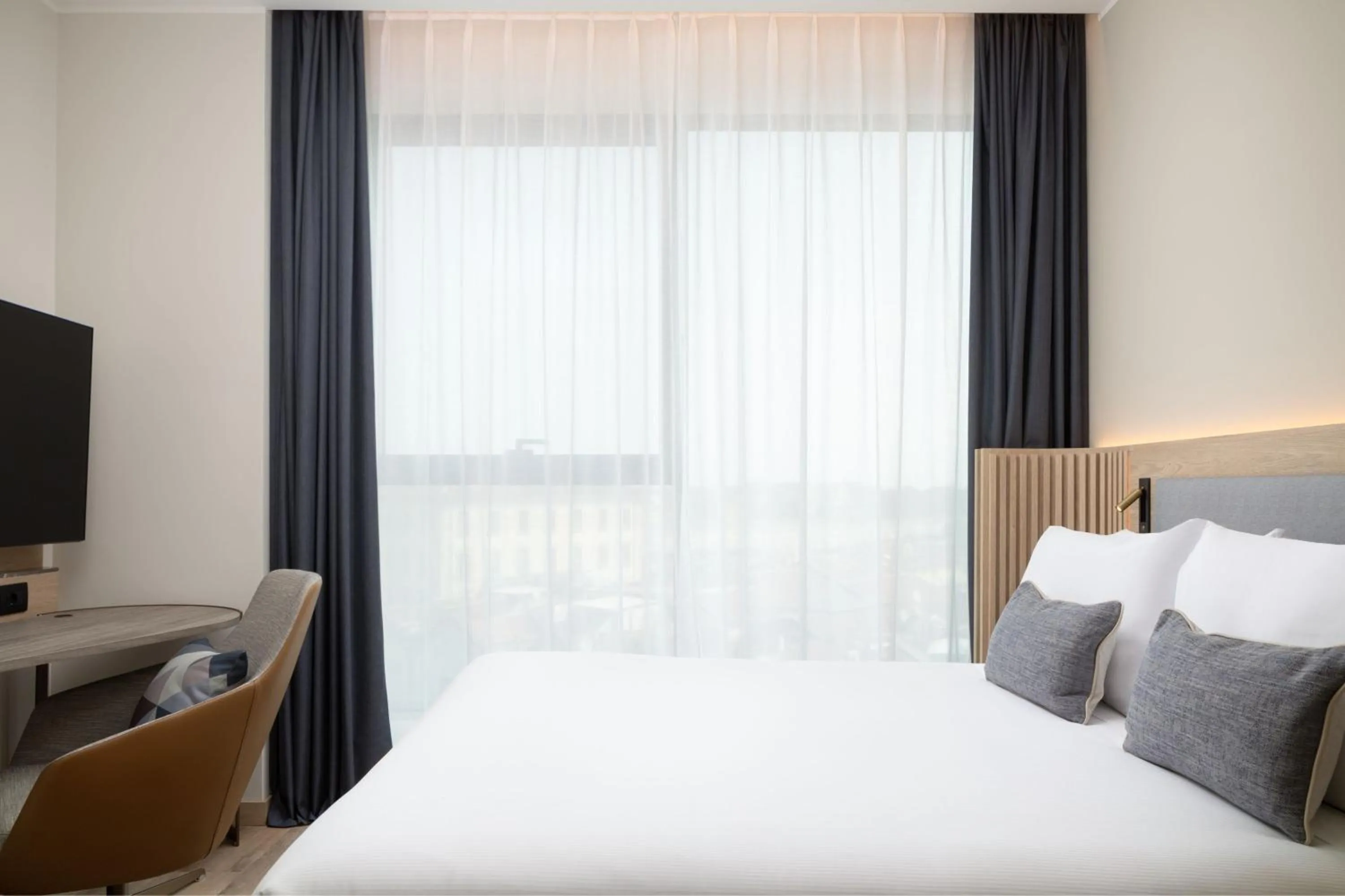 Photo of the whole room, Bed in Courtyard by Marriott Milano Linate