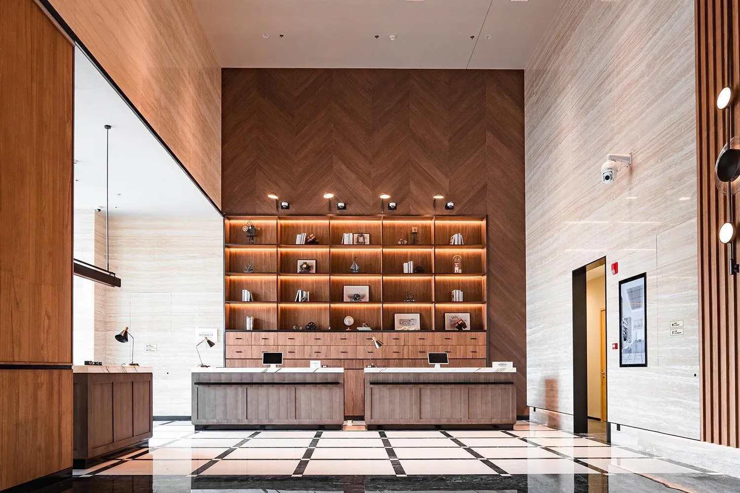 Lobby or reception in Four Points by Sheraton Yantai