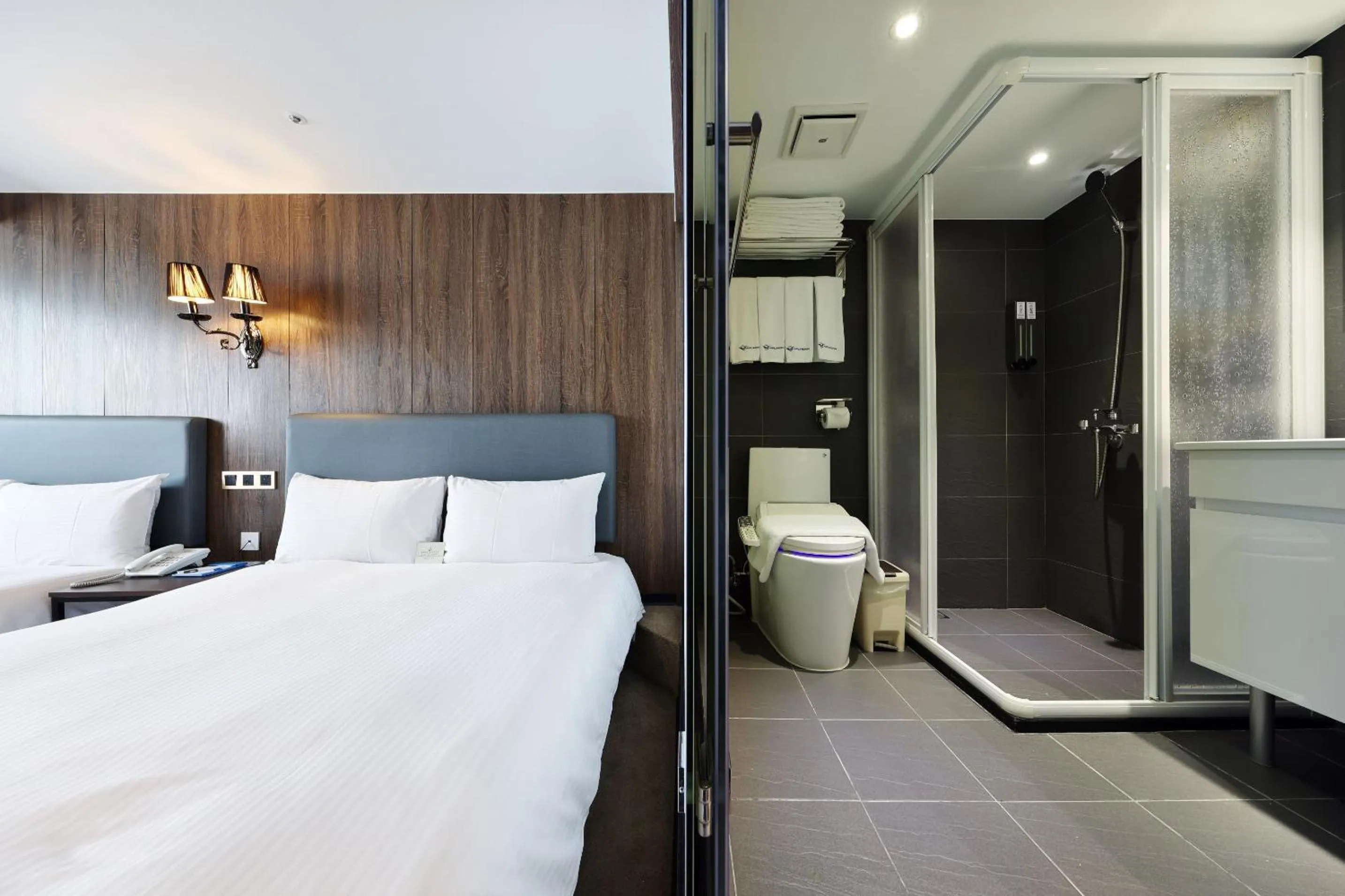 Bed in Airline Inn Ximen