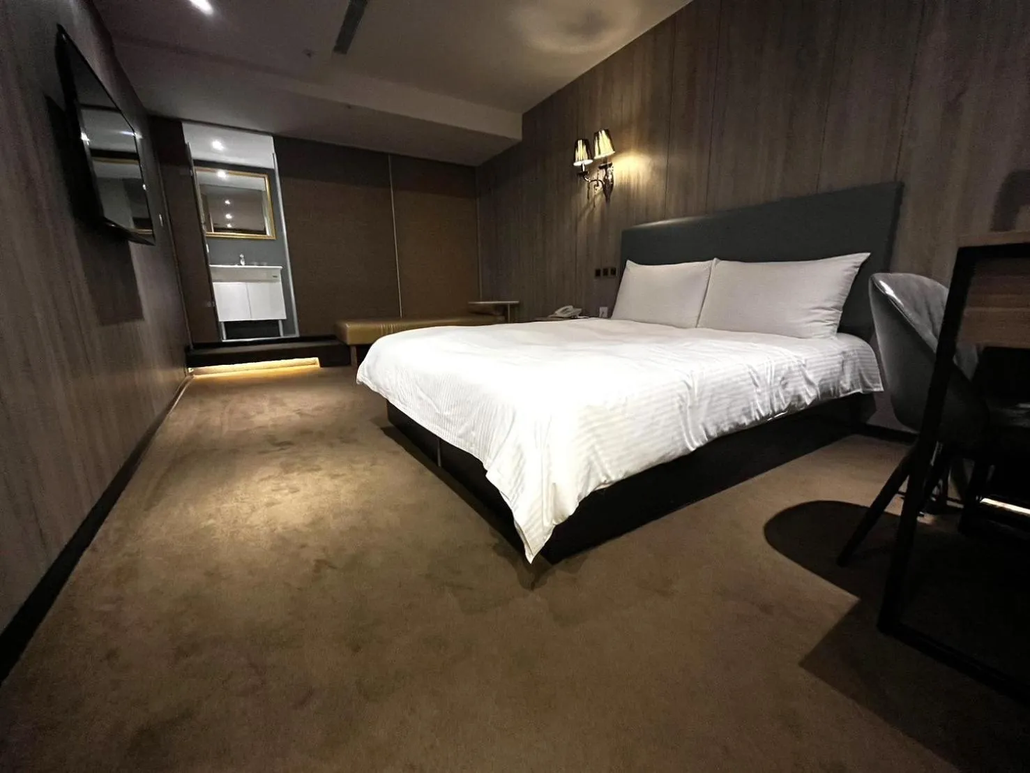 Bed in Airline Inn Ximen