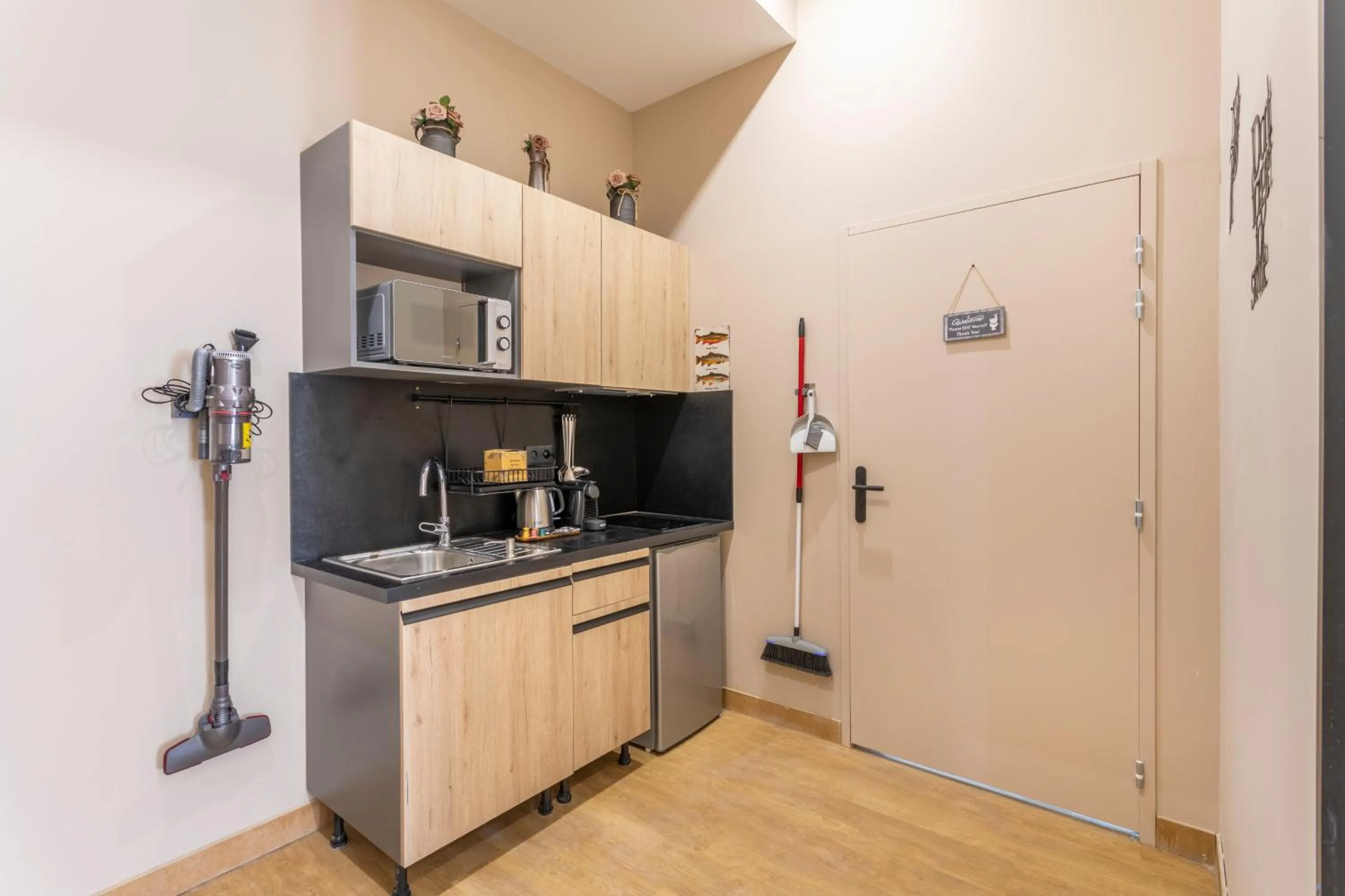 Kitchen or kitchenette in ADIRA Marseille Montgrand 2 étoiles