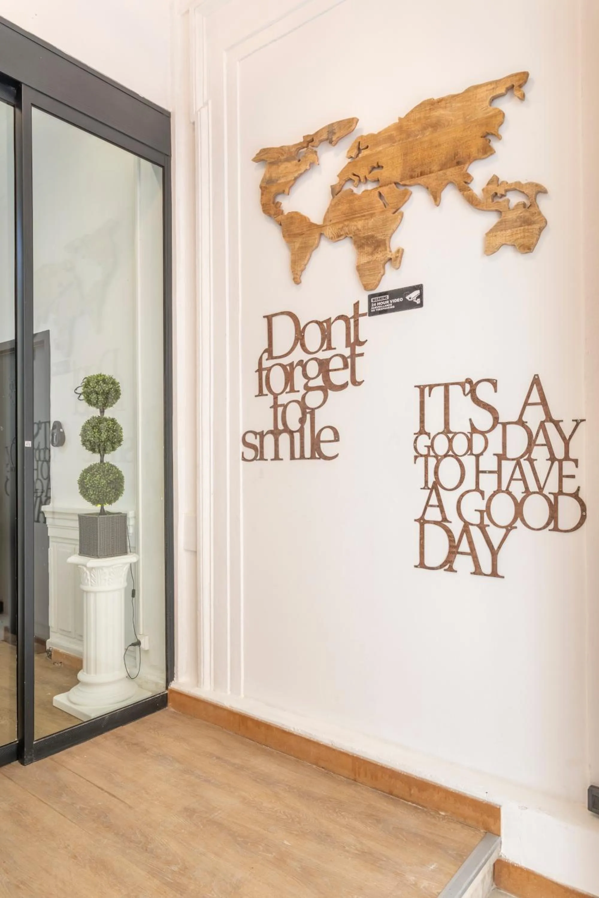 Property building in ADIRA Marseille Montgrand 2 étoiles