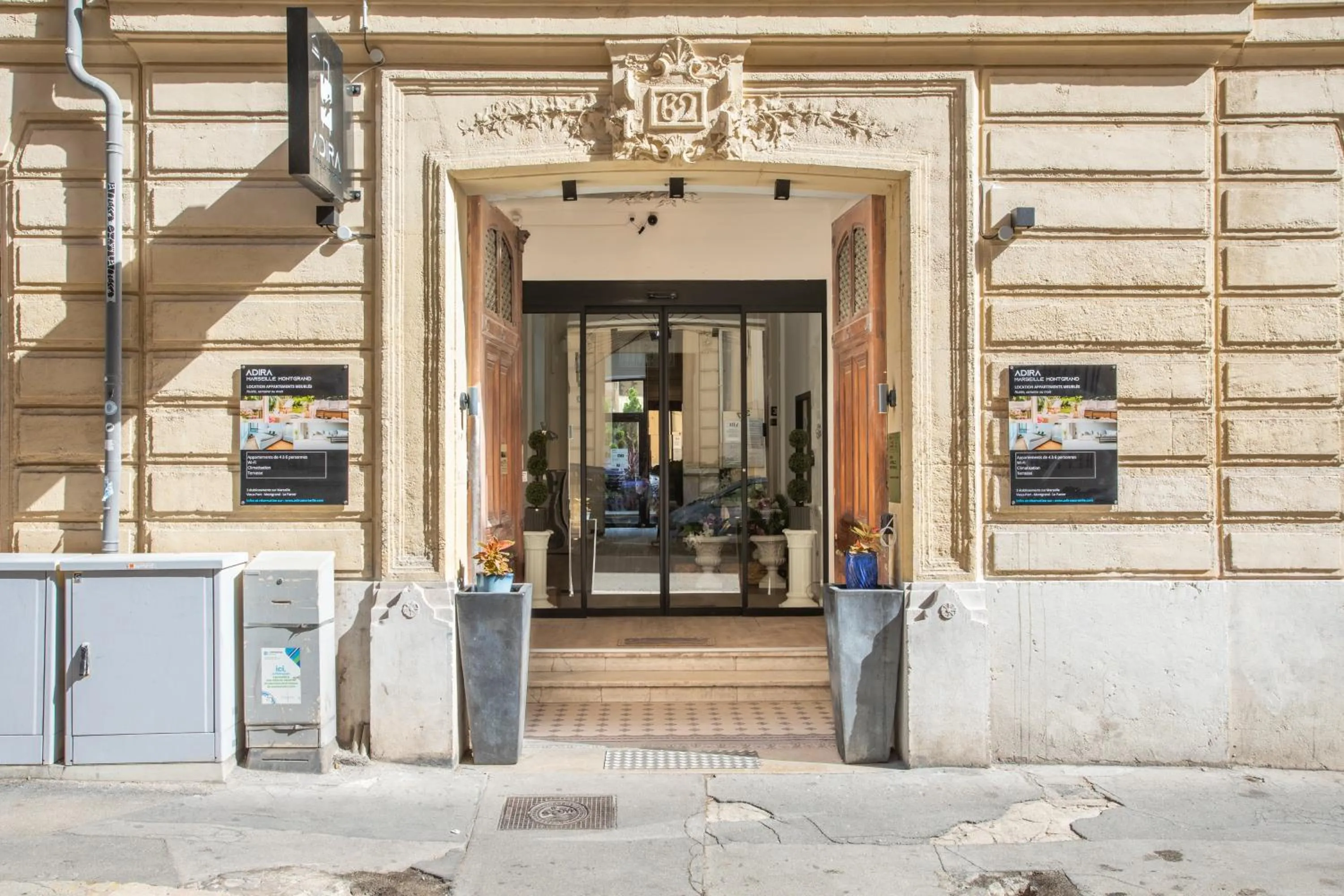 Property building in ADIRA Marseille Montgrand 2 étoiles