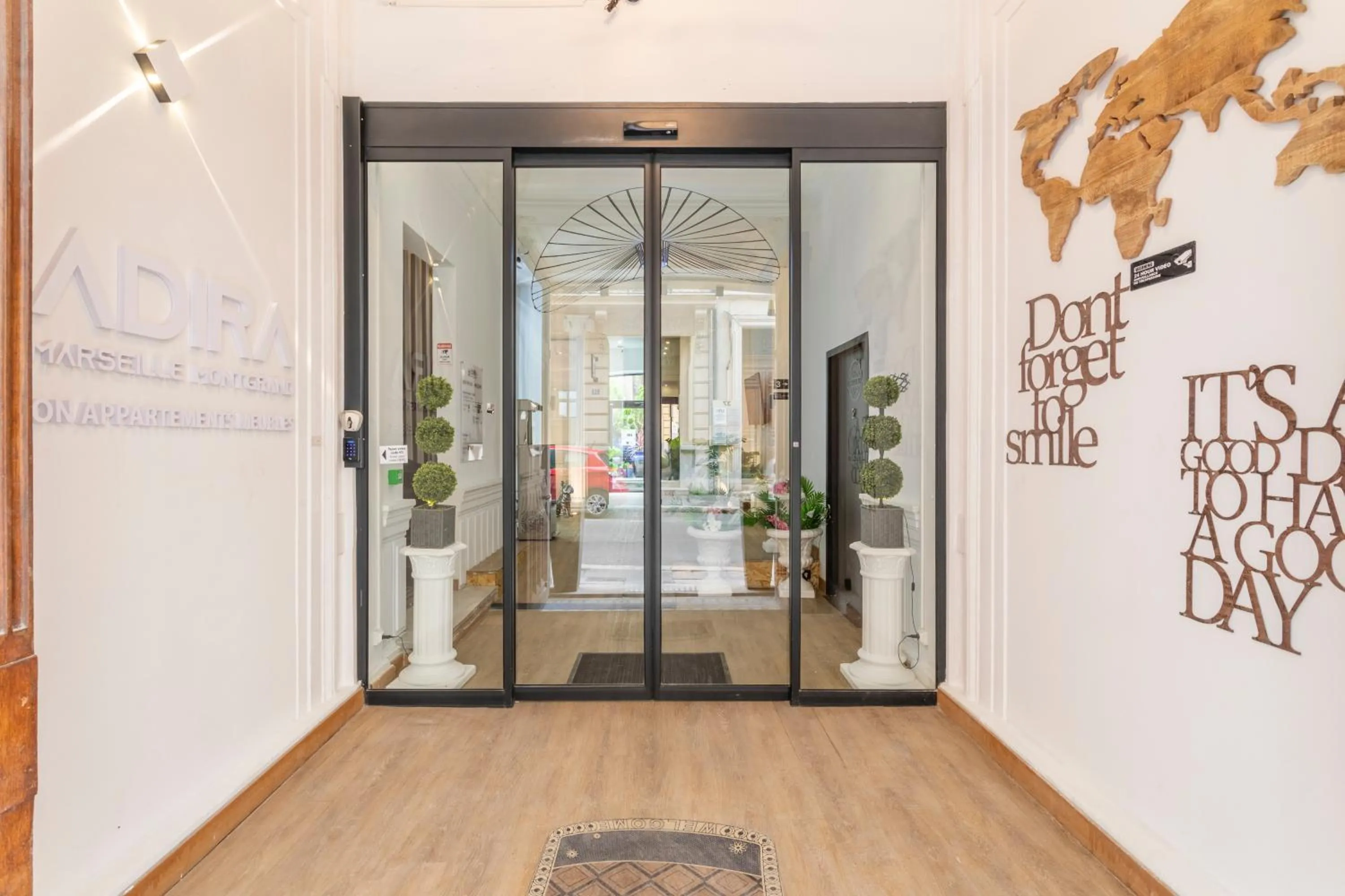 Property building in ADIRA Marseille Montgrand 2 étoiles