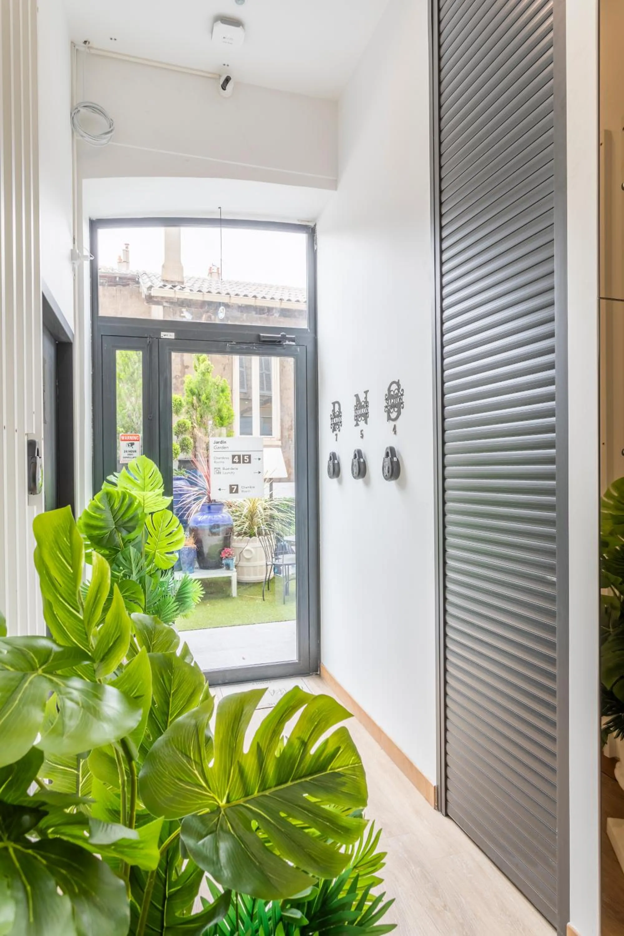 Property building in ADIRA Marseille Montgrand 2 étoiles