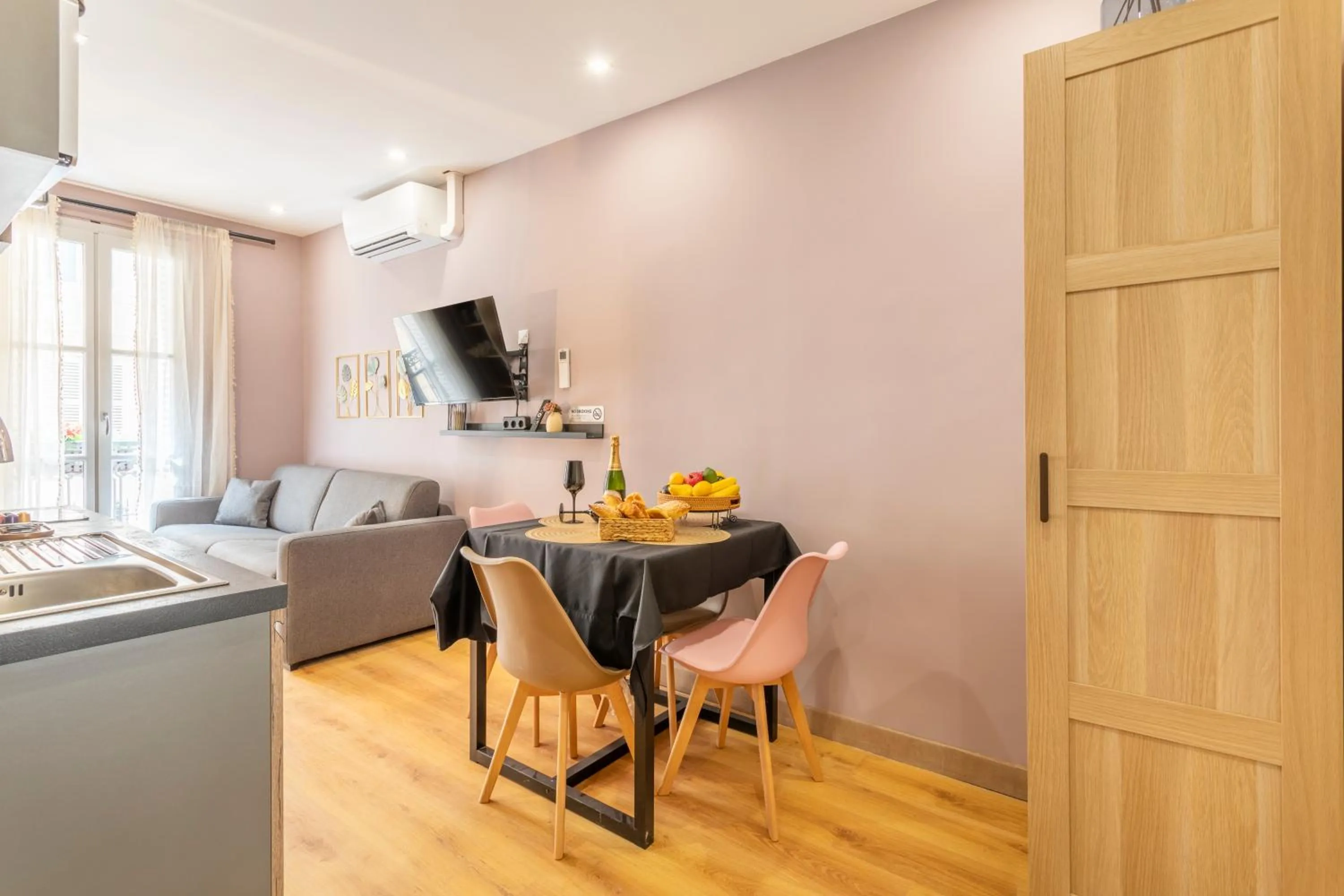 Kitchen or kitchenette in ADIRA Marseille Montgrand 2 étoiles