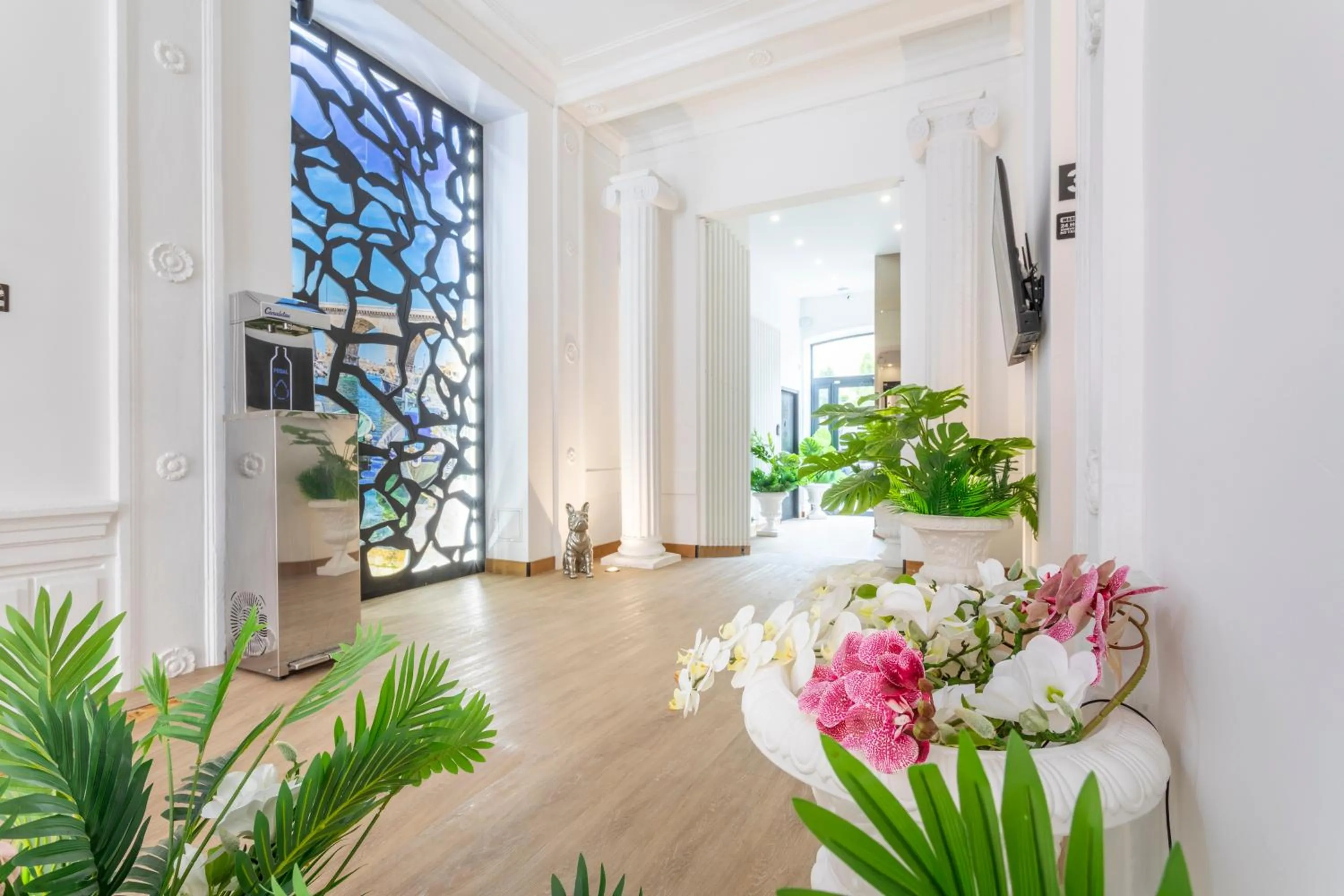 Property building in ADIRA Marseille Montgrand 2 étoiles