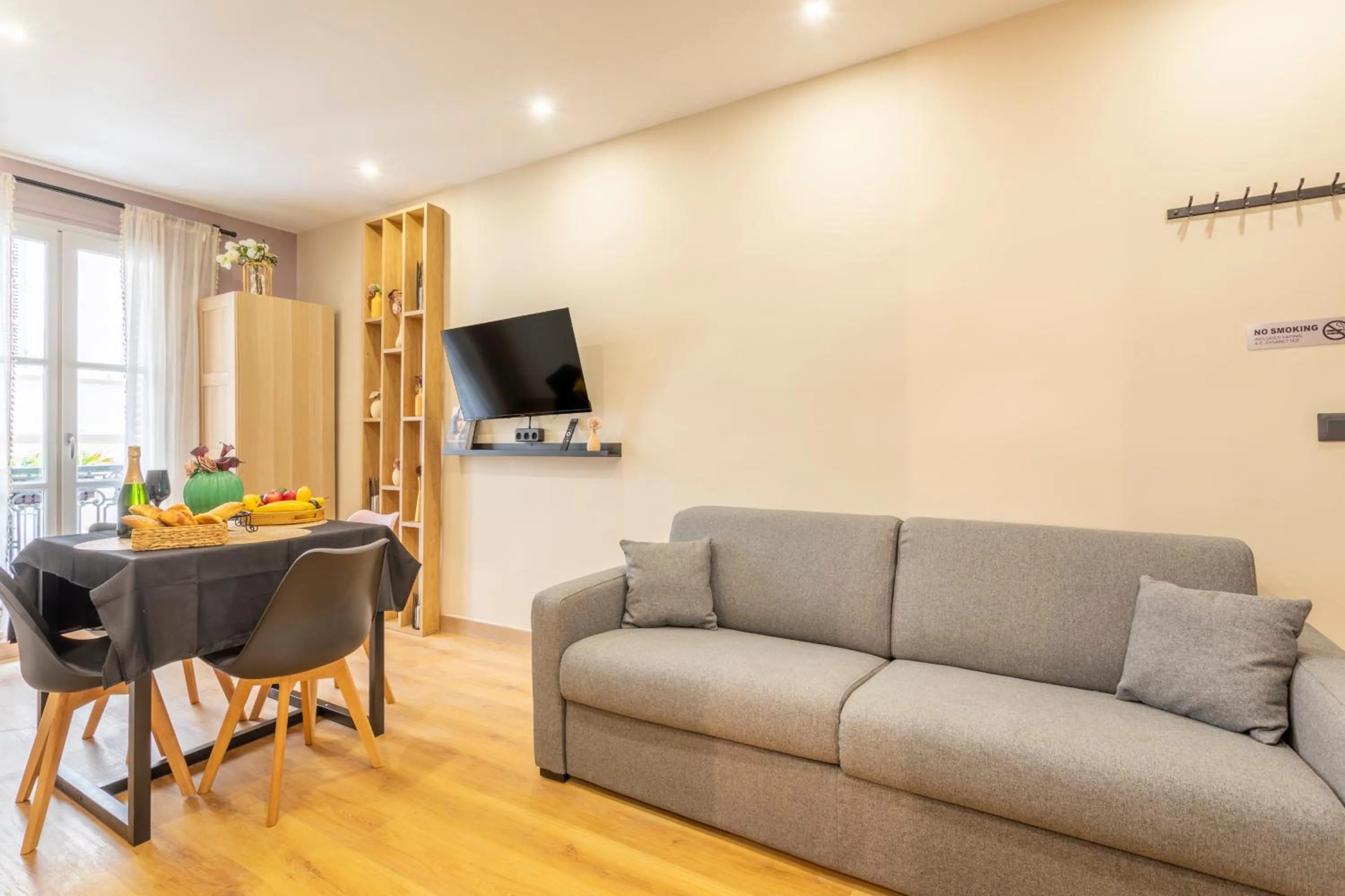 Communal lounge/ TV room in ADIRA Marseille Montgrand 2 étoiles