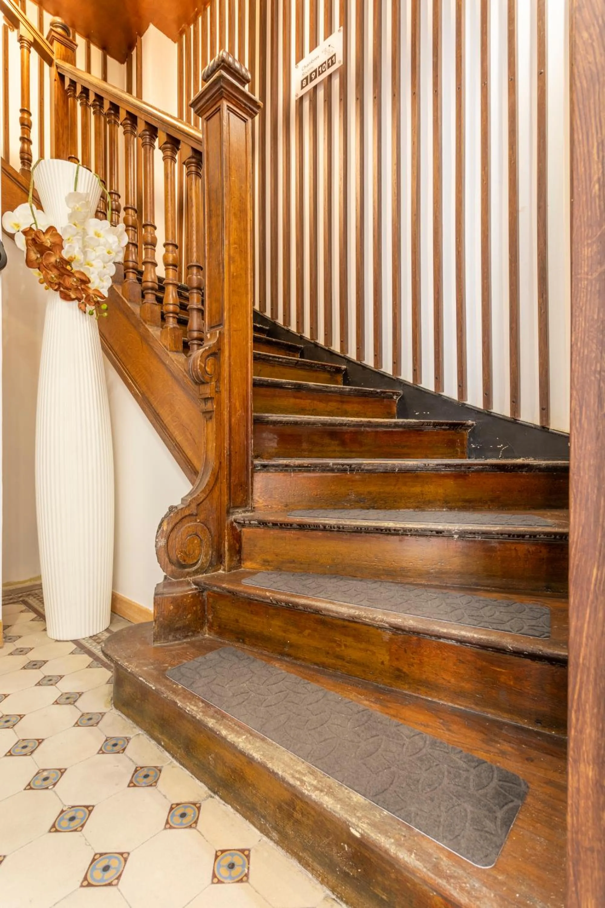 Property building in ADIRA Marseille Montgrand 2 étoiles