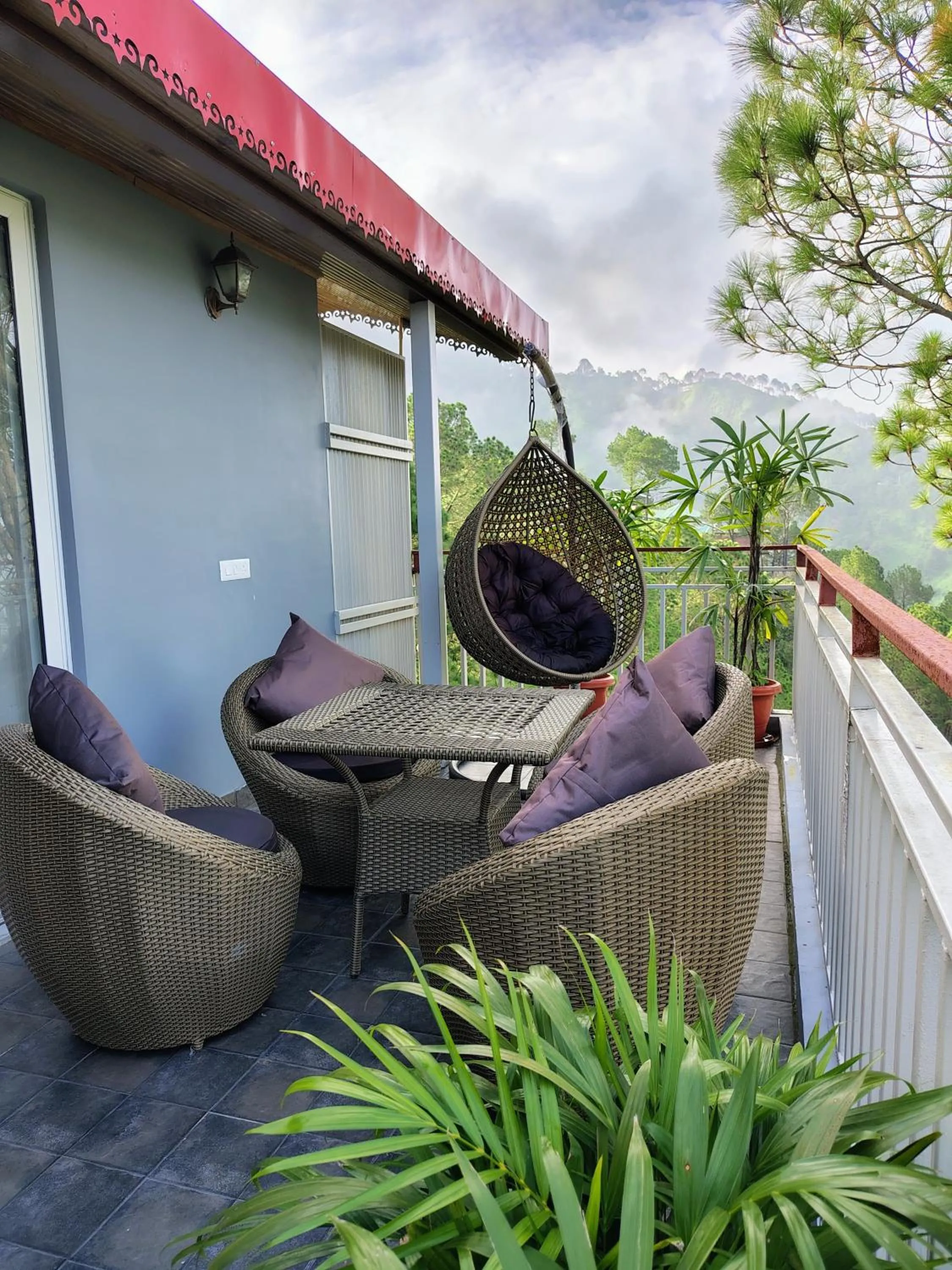 Balcony/Terrace in Pihu's Nest Kasauli