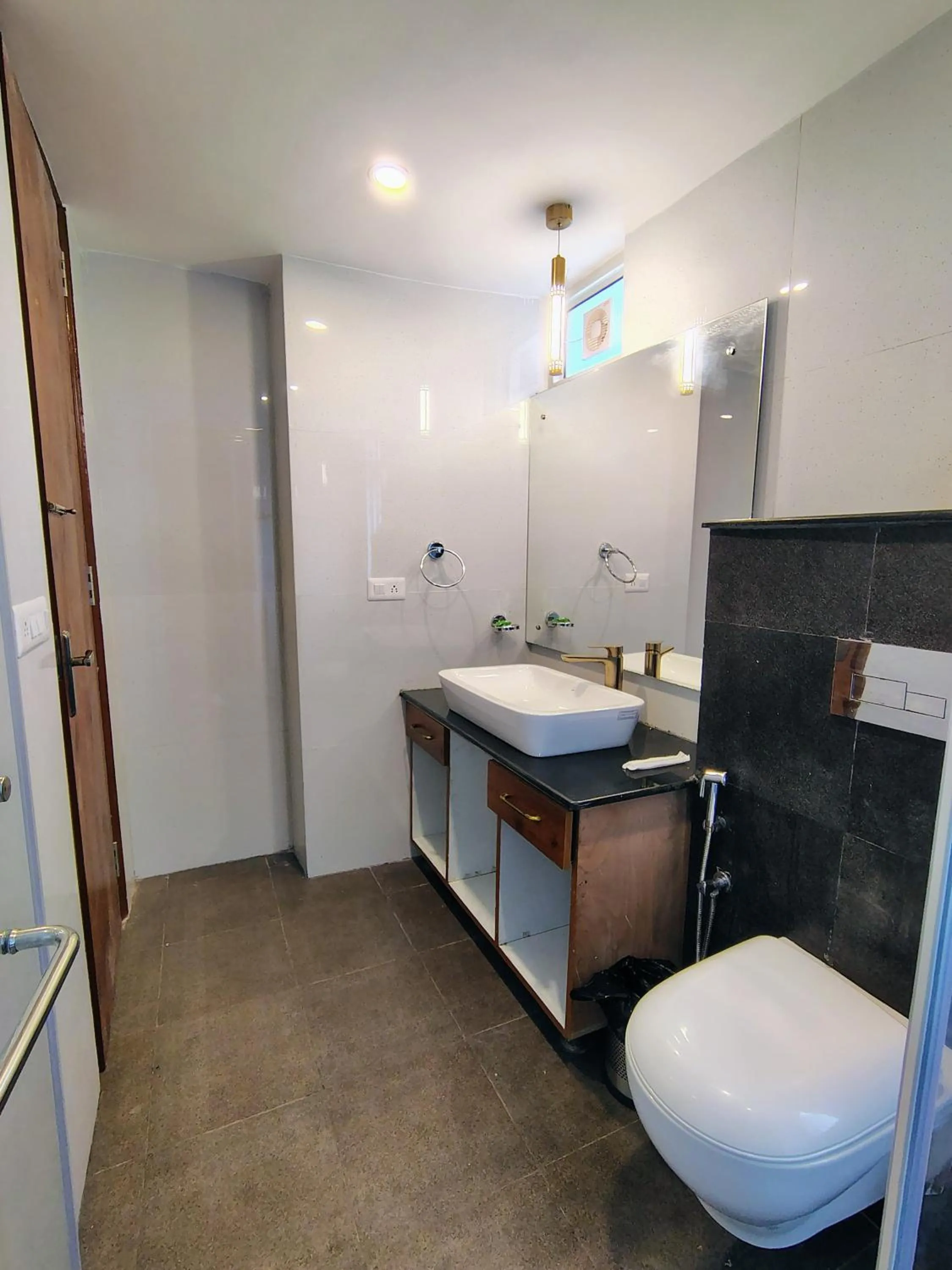 Bathroom in Pihu's Nest Kasauli