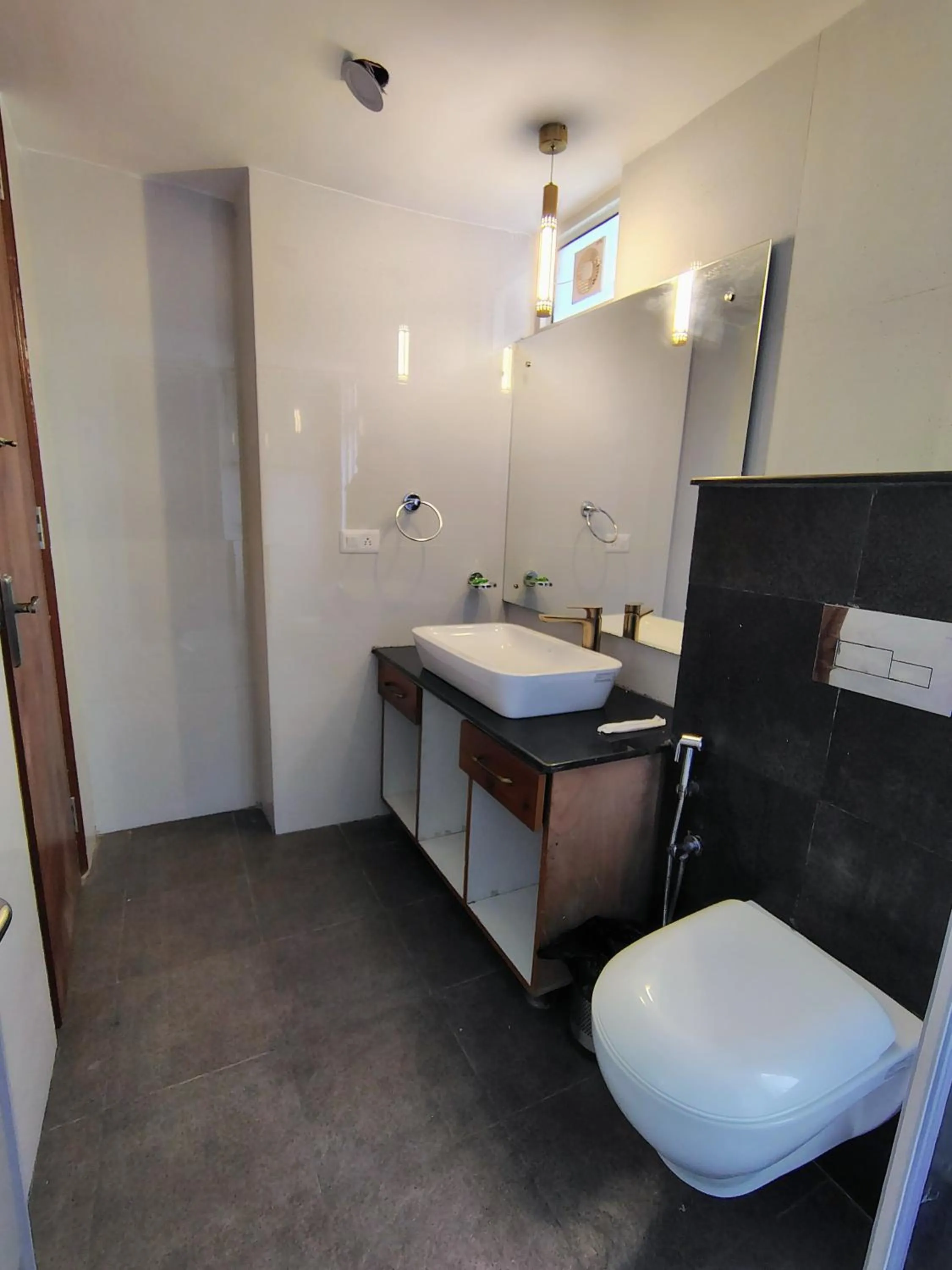 Bathroom in Pihu's Nest Kasauli