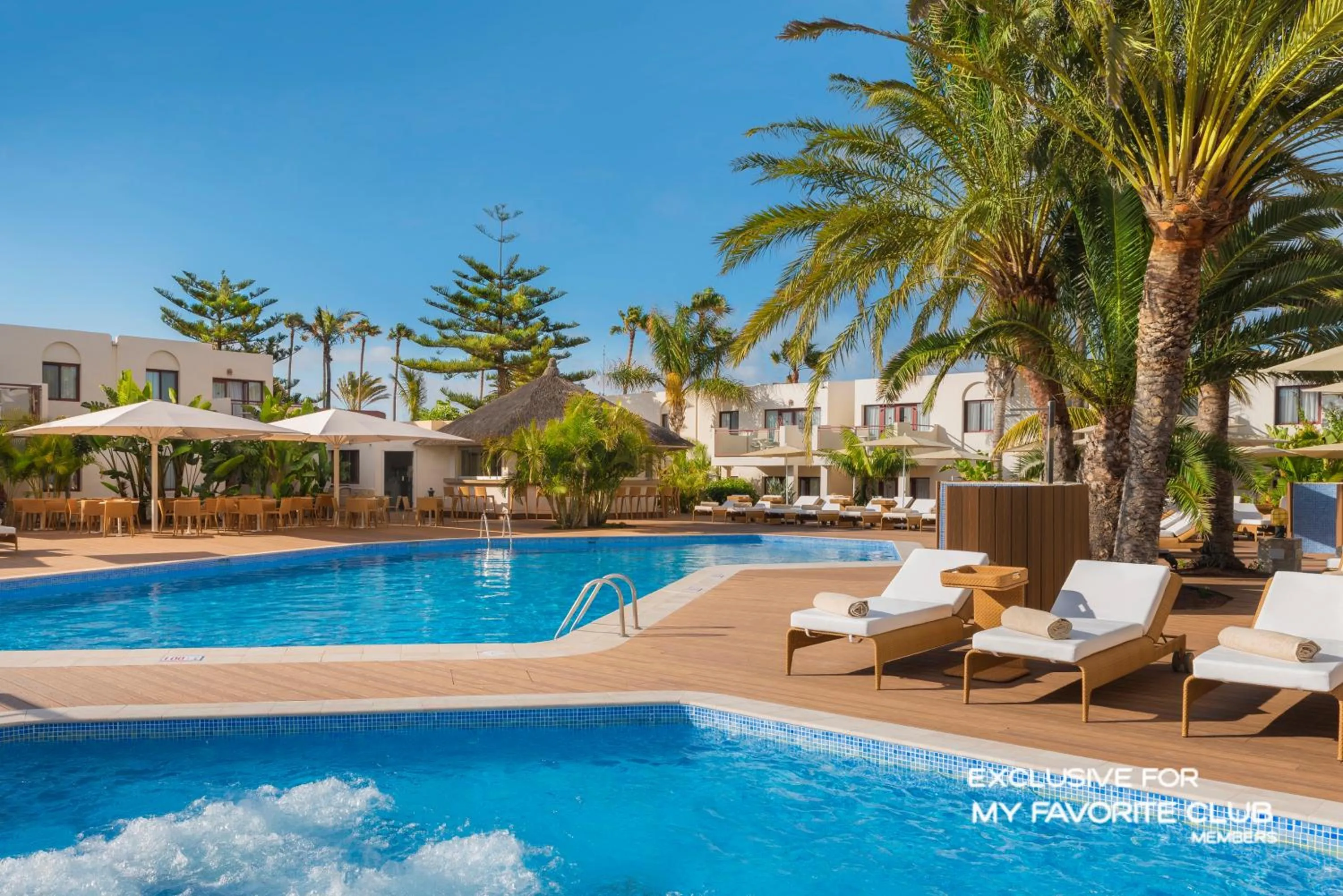 Swimming pool in Alua Suites Fuerteventura - All Inclusive