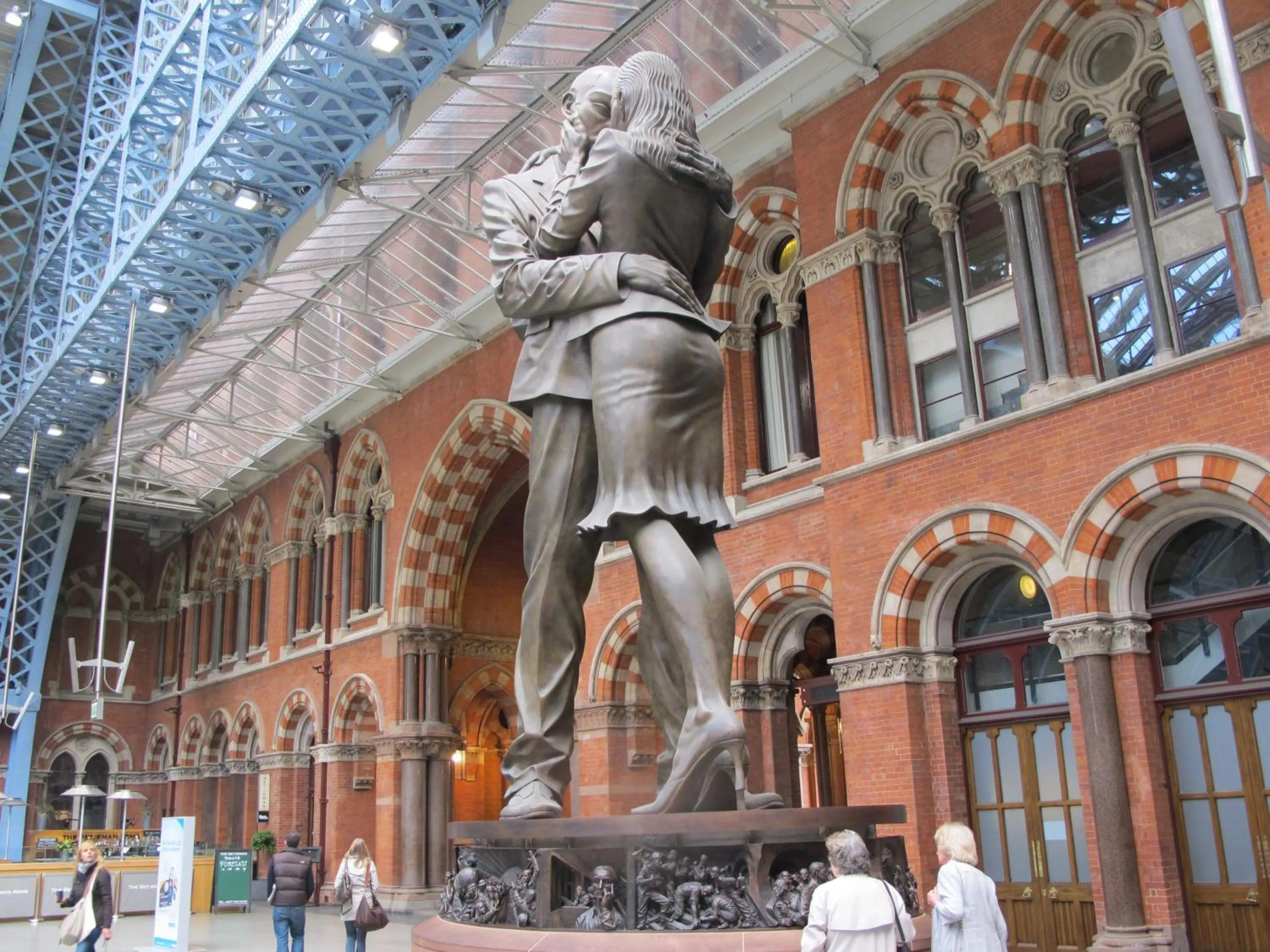 Nearby landmark in Alhambra Hotel