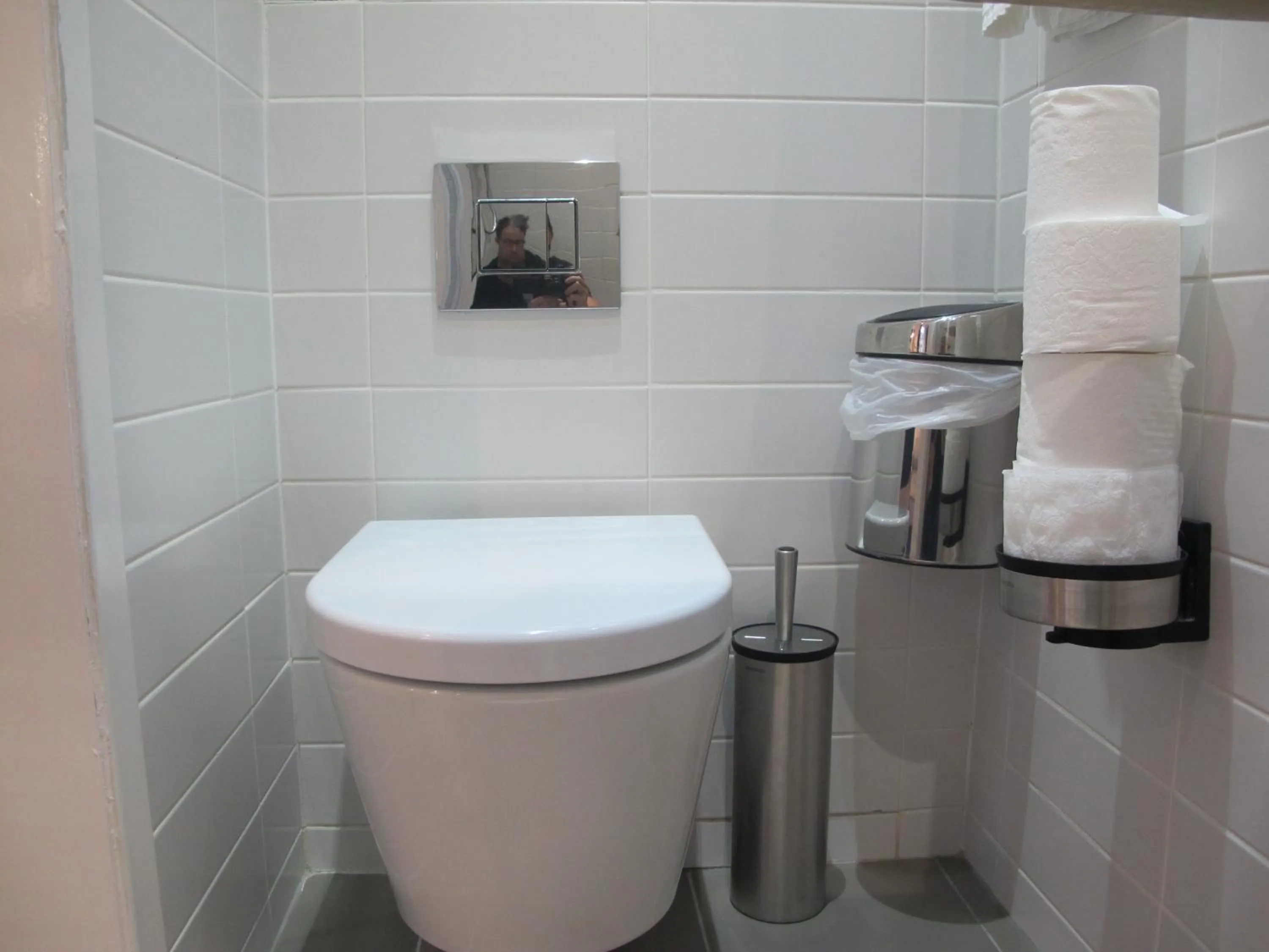 Toilet in Alhambra Hotel