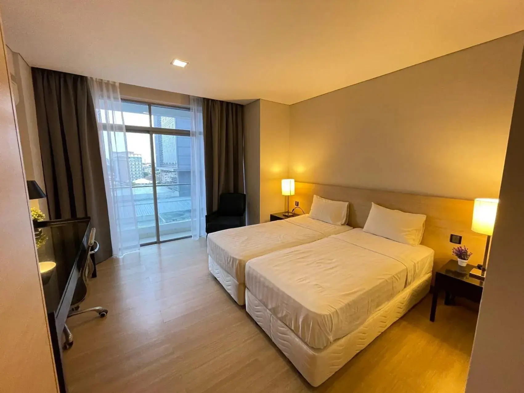 Deluxe Double or Twin Room with Pool View in The Straits Suites by Ciconia Deluxe Double or Twin Room with Pool View in The Straits Suites by Ciconia