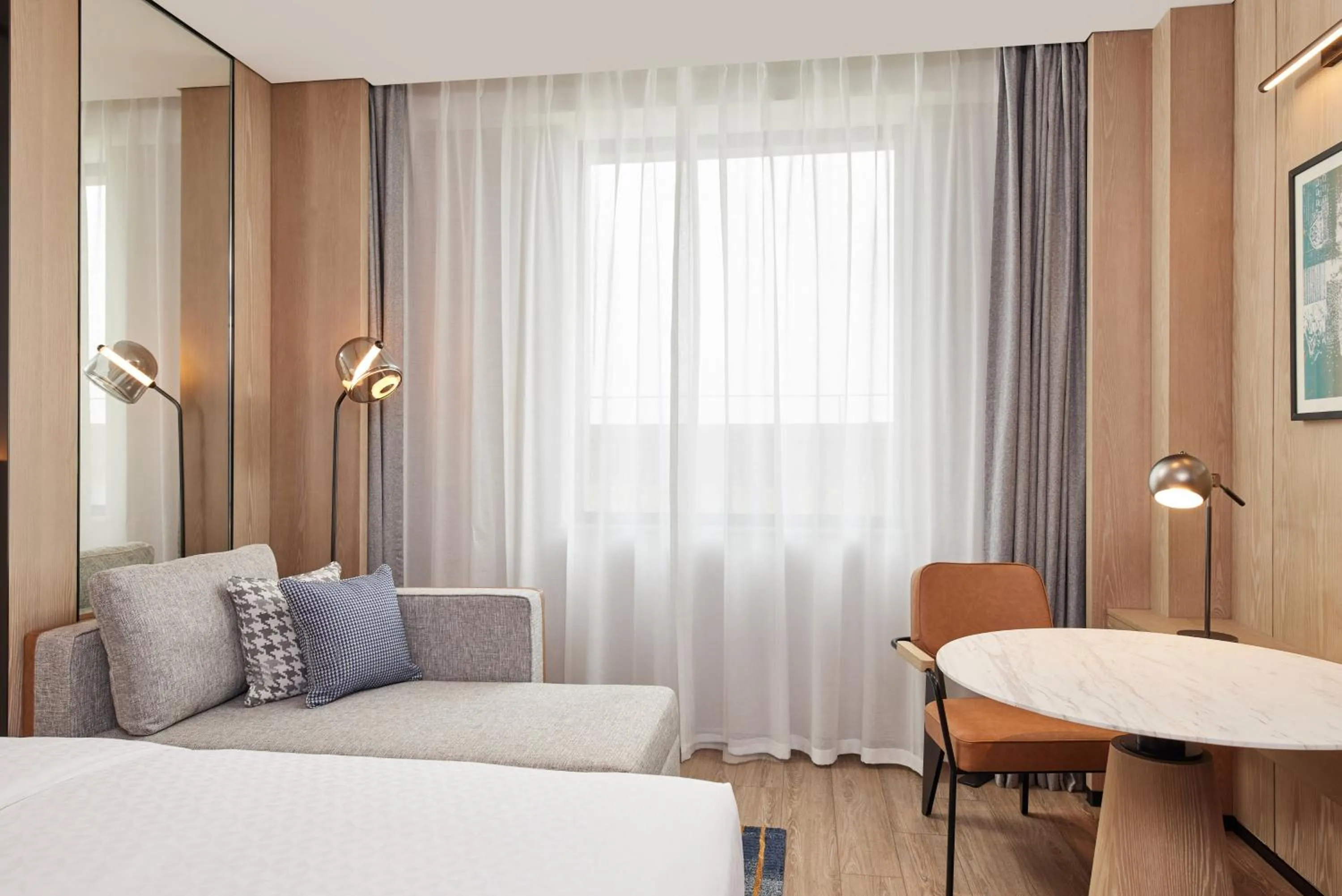 Seating area, Bed in Four Points by Sheraton Shanghai Fengjing