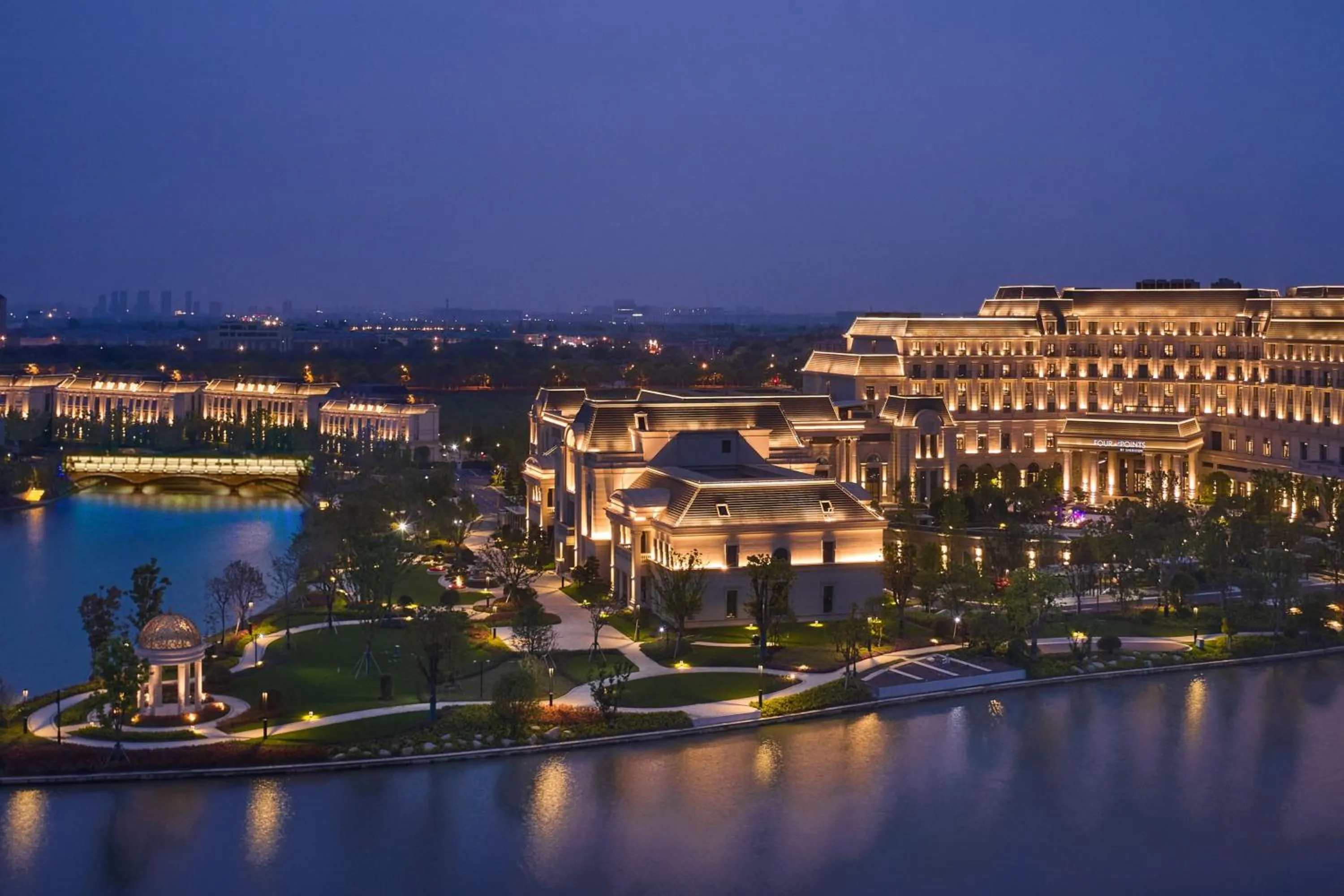 Property building in Four Points by Sheraton Shanghai Fengjing