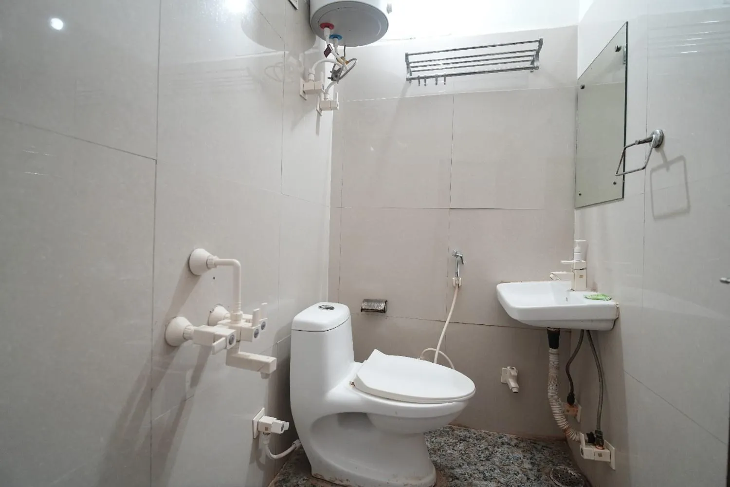 Shower in Hotel Hari Kripa Dham Near Prem Mandir By HRG