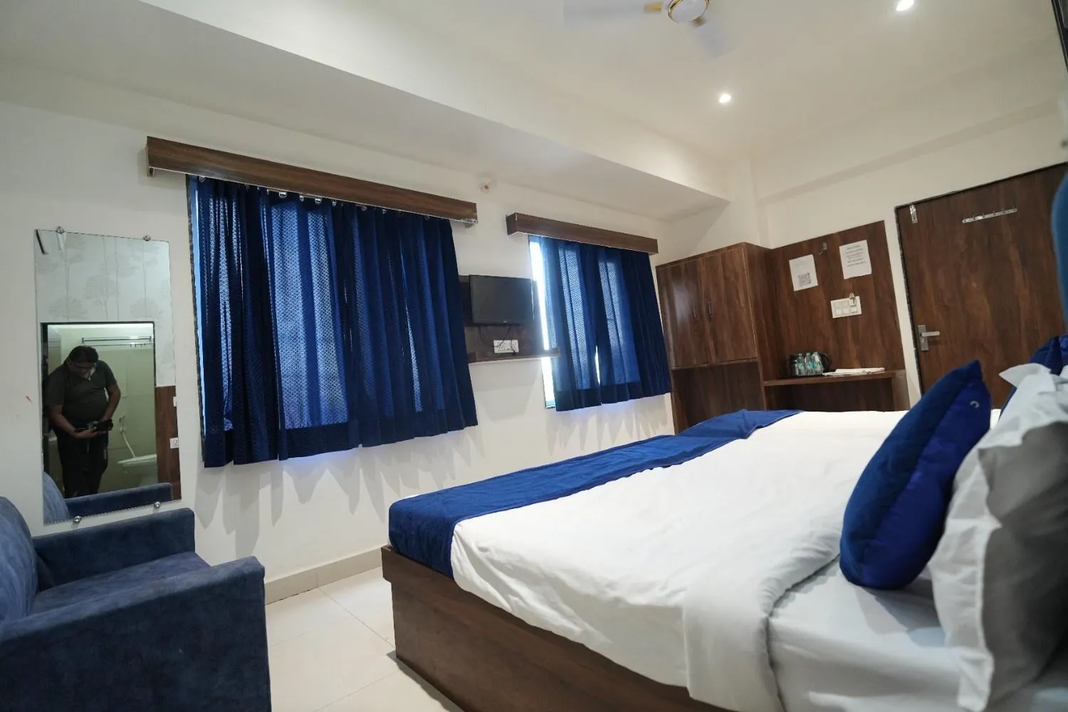 Bed in Hotel Hari Kripa Dham Near Prem Mandir By HRG