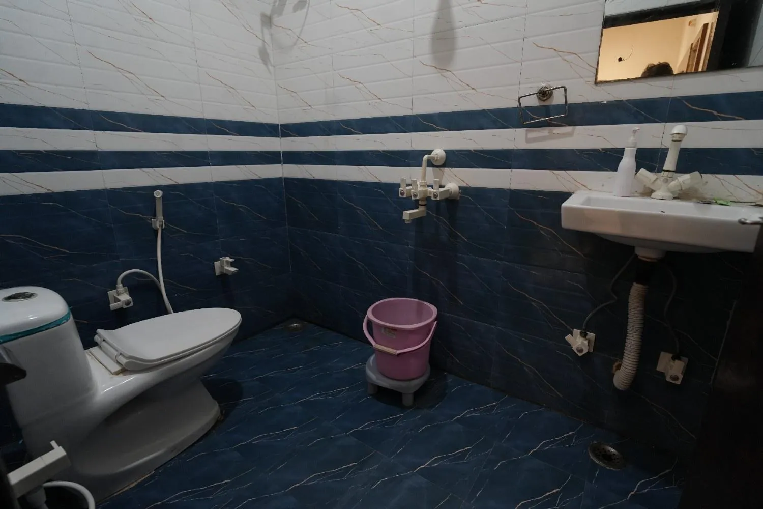 Toilet in Hotel Hari Kripa Dham Near Prem Mandir By HRG