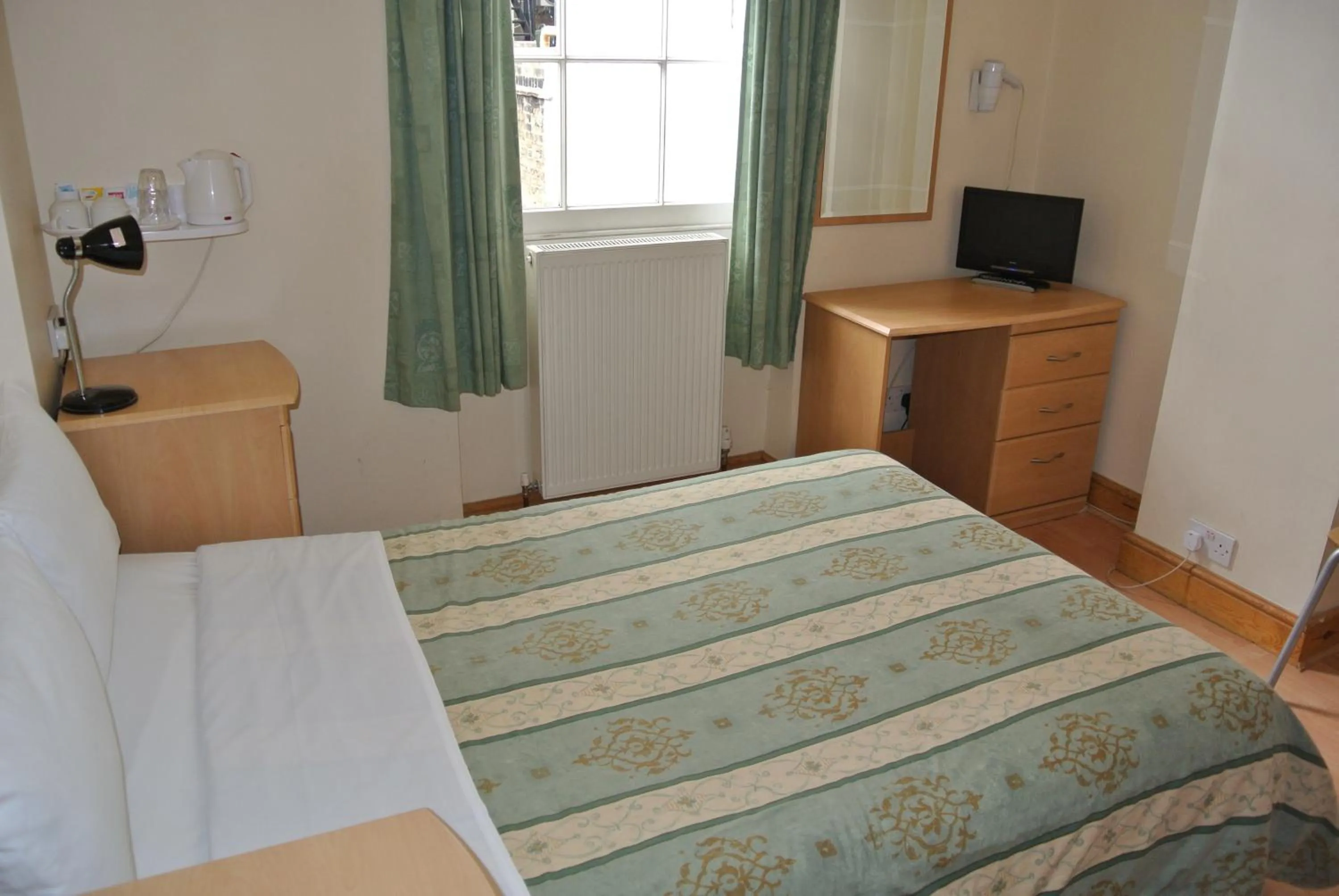 Bed in The Belgrove Hotel