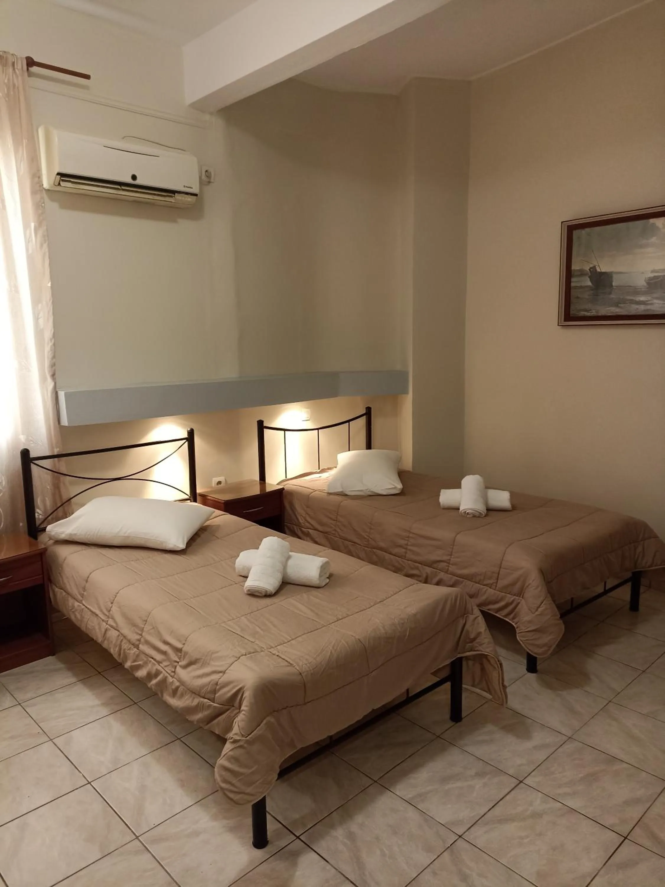 Photo of the whole room, Bed in Elite Hotel