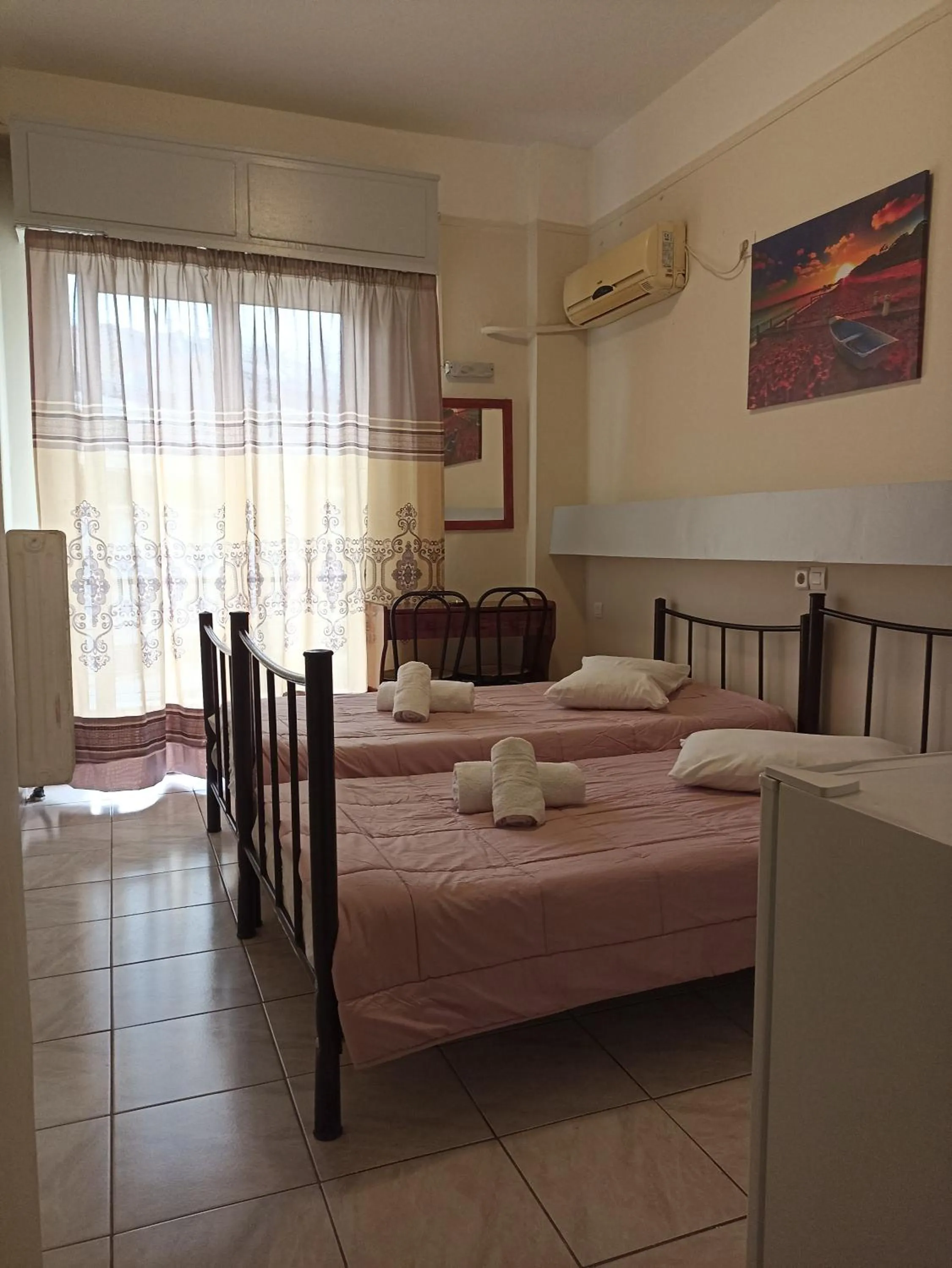 Bedroom, Bed in Elite Hotel