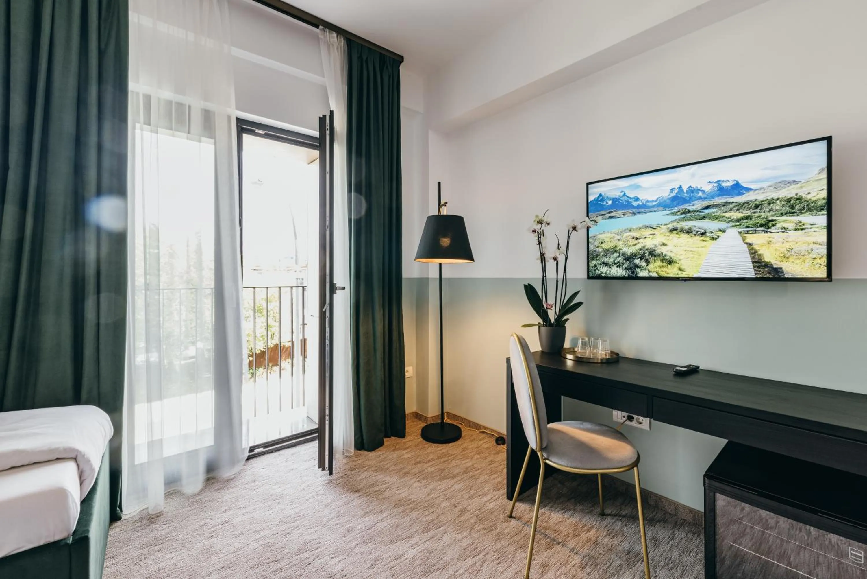 Photo of the whole room in HOTEL AGORA Mures