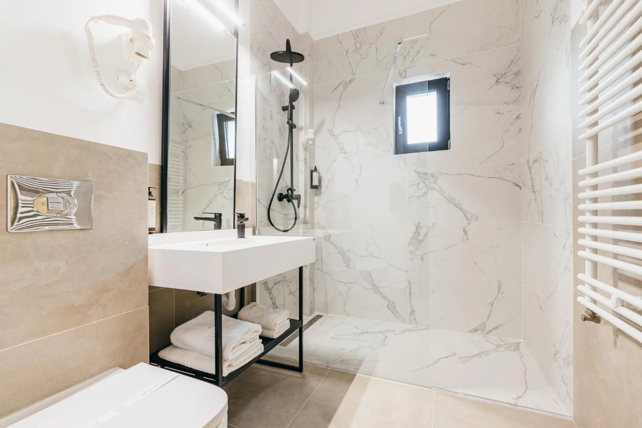 Shower in HOTEL AGORA Mures