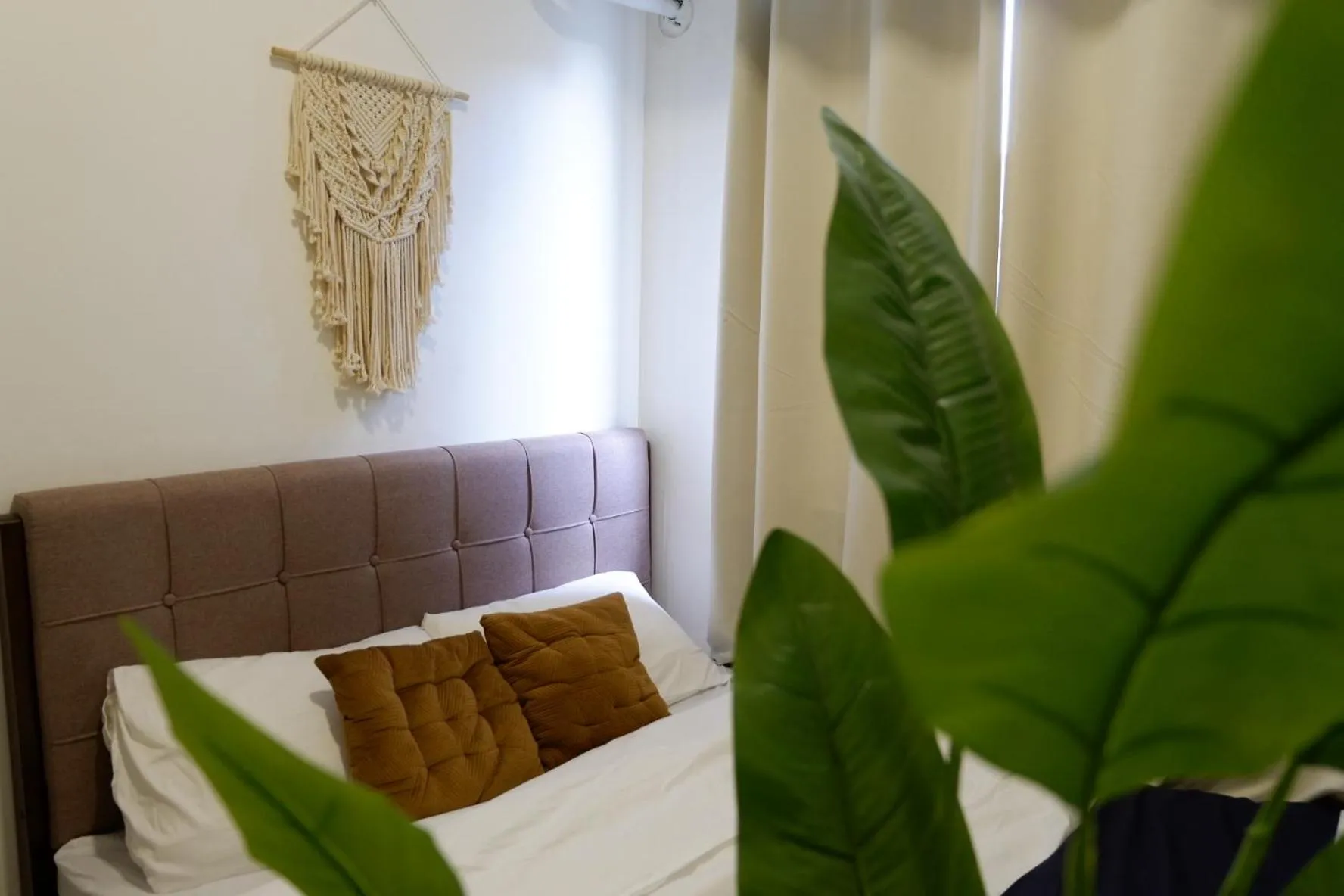 Bedroom in KDstays - Fame Residences