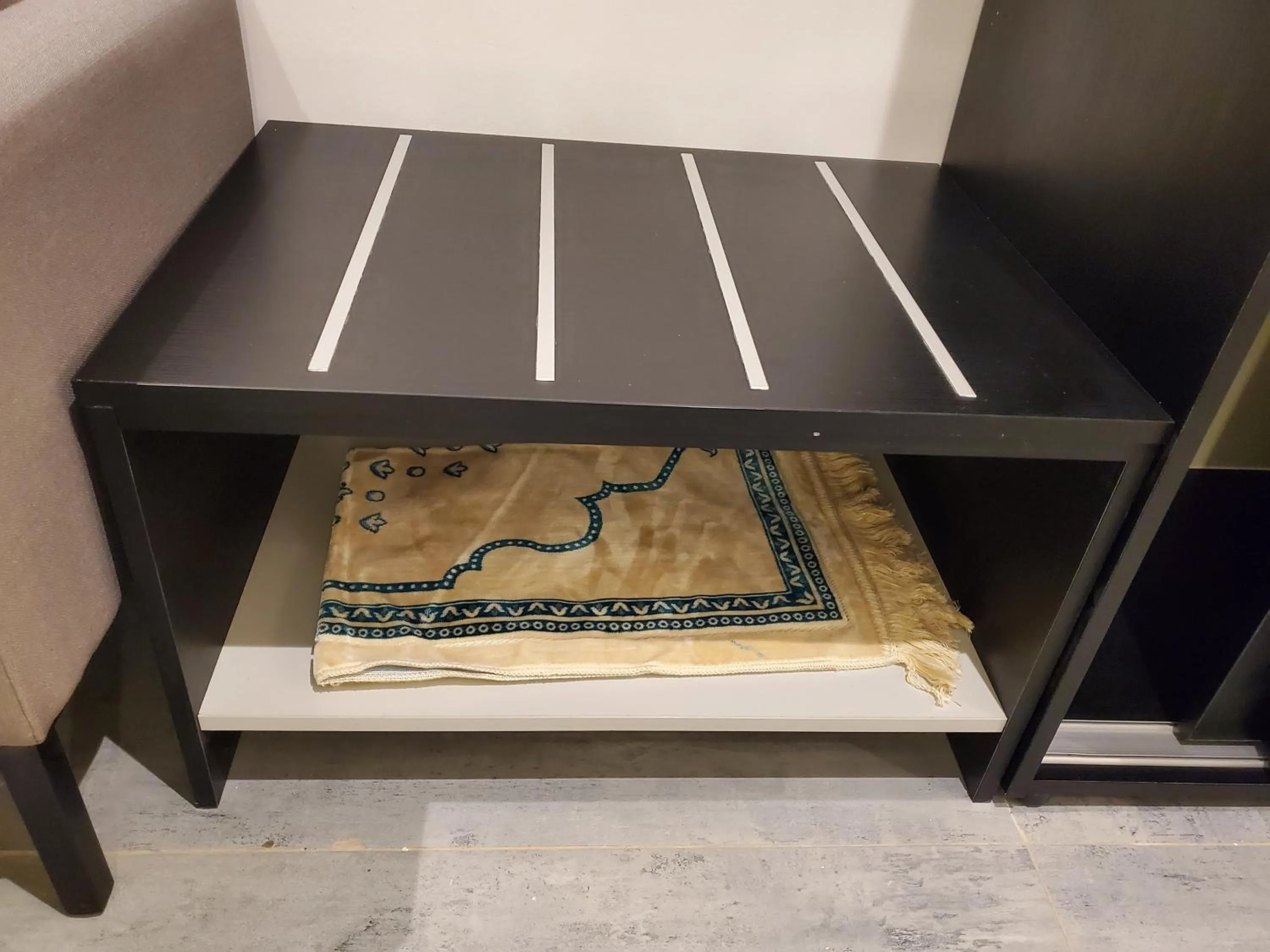 wardrobe in Baraka Tower Hotel