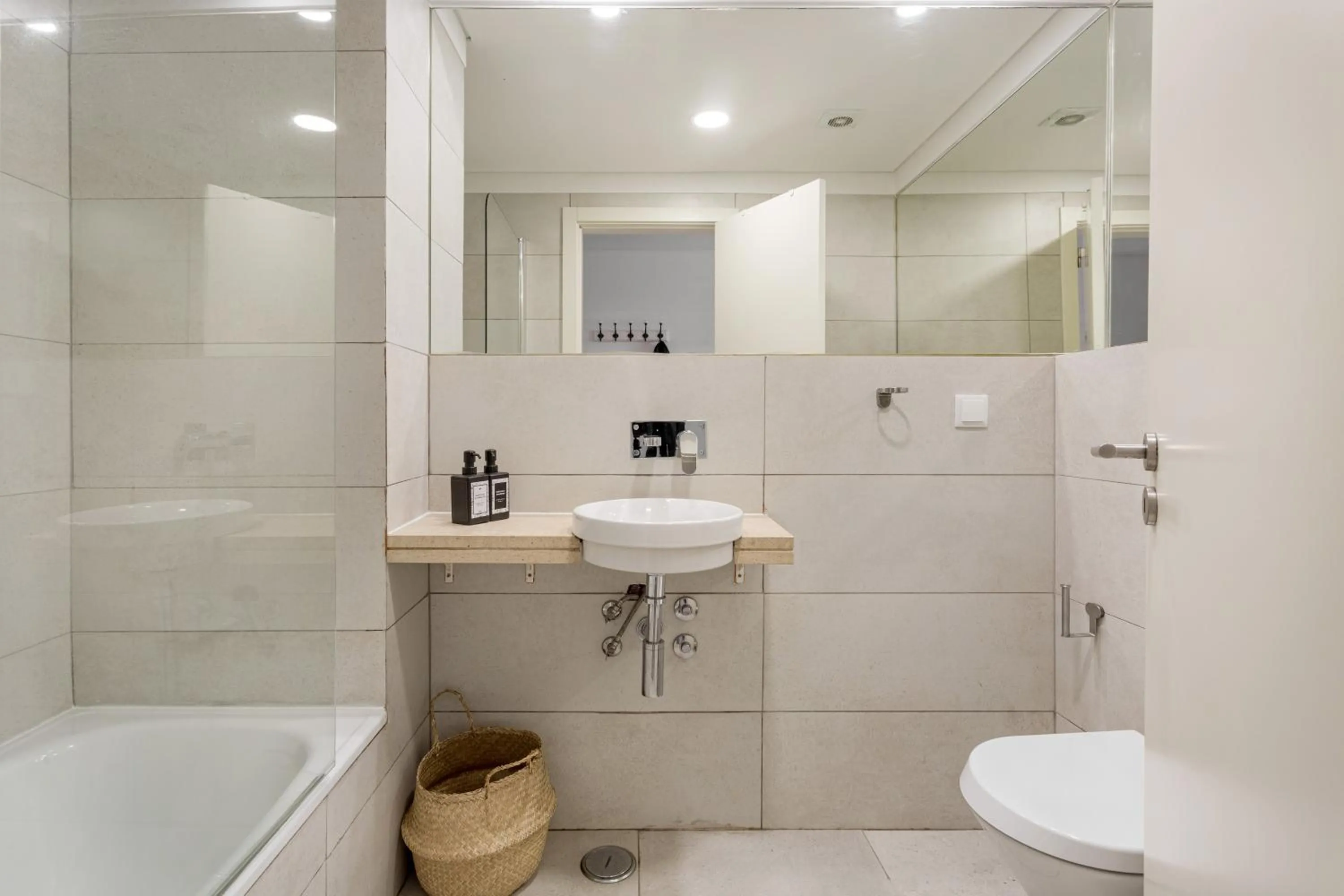 Shower in Atalaia Prime Apartments at Bairro Alto