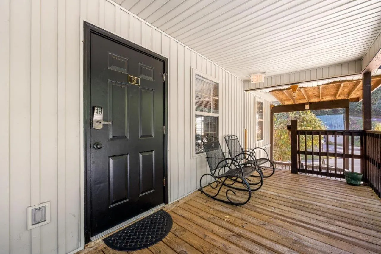 Poplar Point Condo Unit 12B by Eden Crest