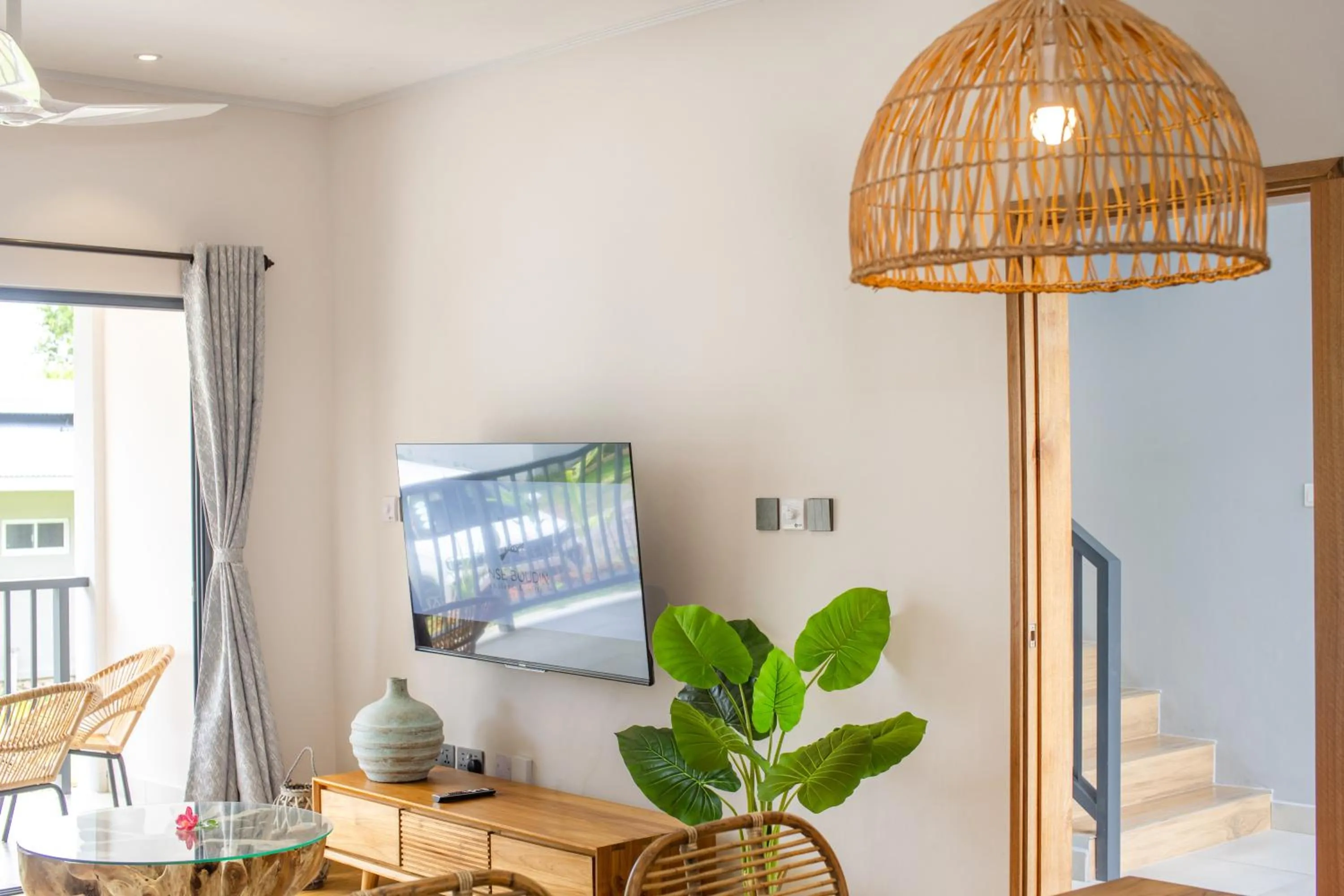 TV and multimedia in Anse Boudin Chalets