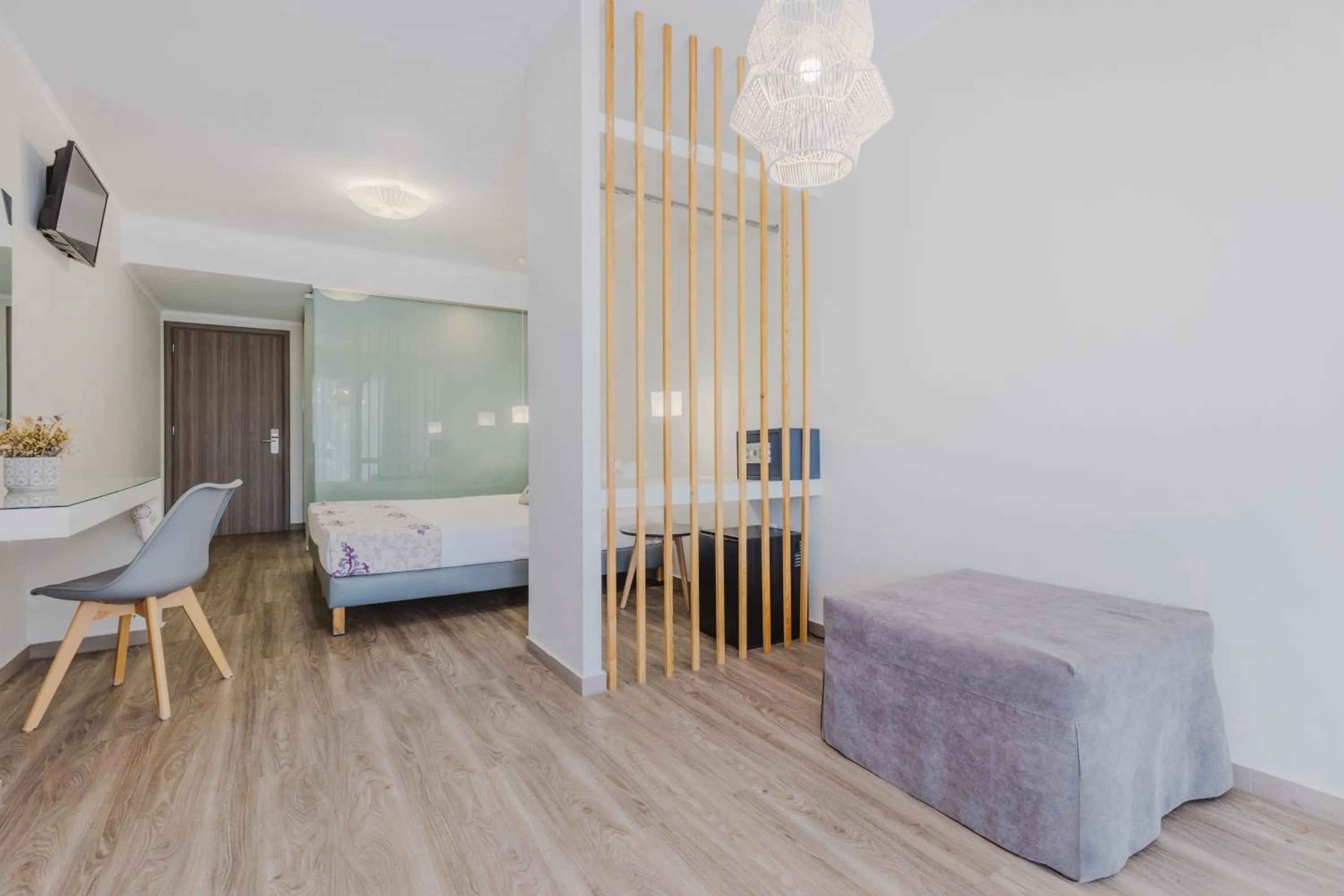 TV and multimedia in Sunrise Zante - Adults Only Hotel