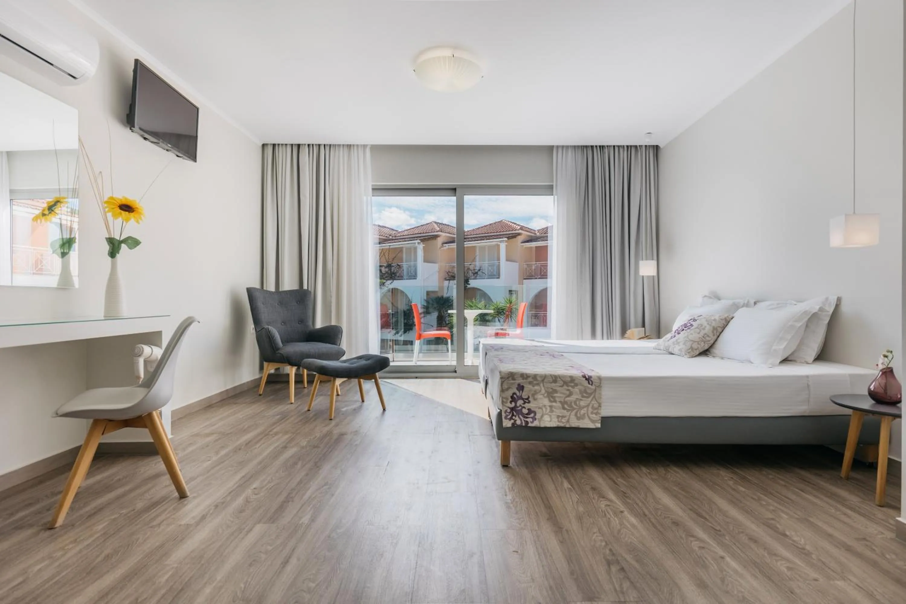 TV and multimedia in Sunrise Zante - Adults Only Hotel